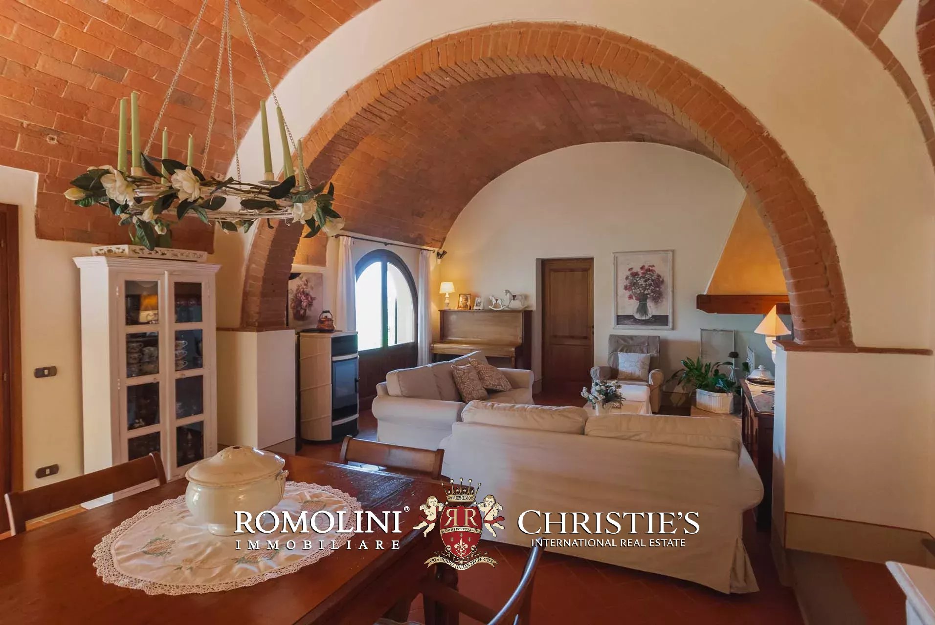 5 Bedroom Villa/Townhouse's Image 28