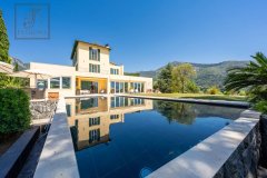 MENTON – EXCEPTIONAL VILLA IN A QUIET AND PRESTIGIOUS AREA — photo 3 of 7