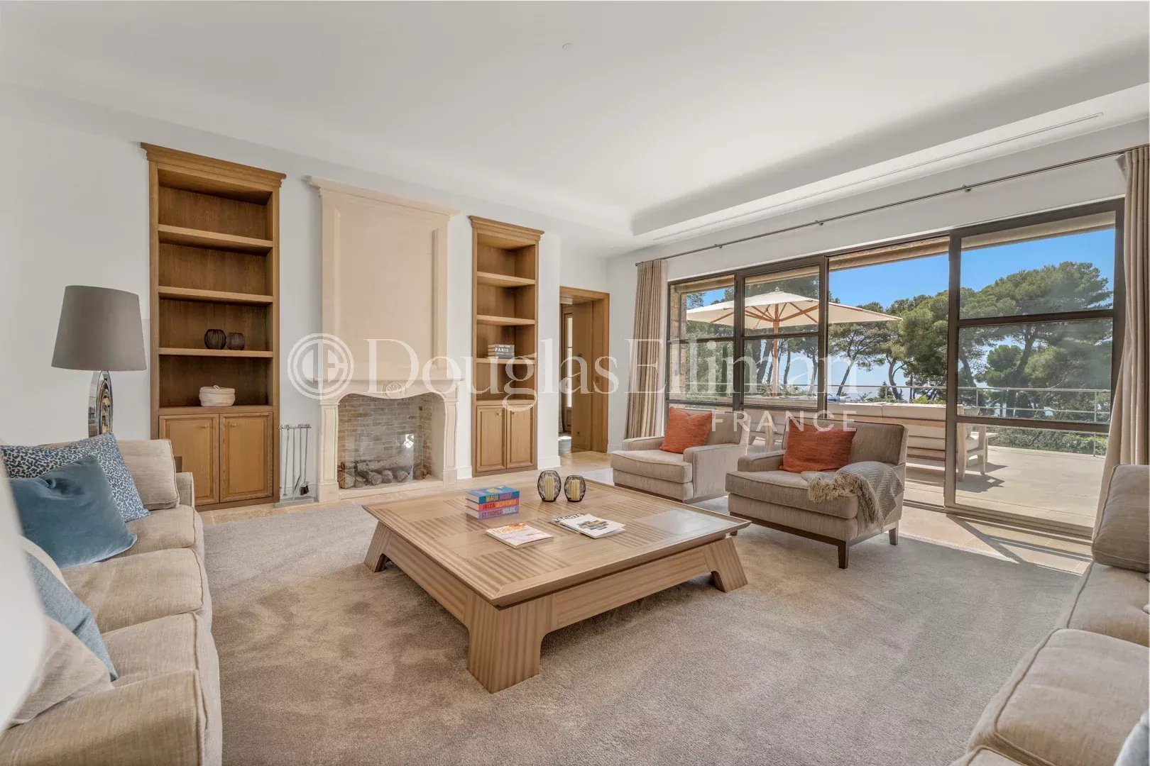 CANNES : Charmante villa de luxe avec vue mer - Image nᵒ2