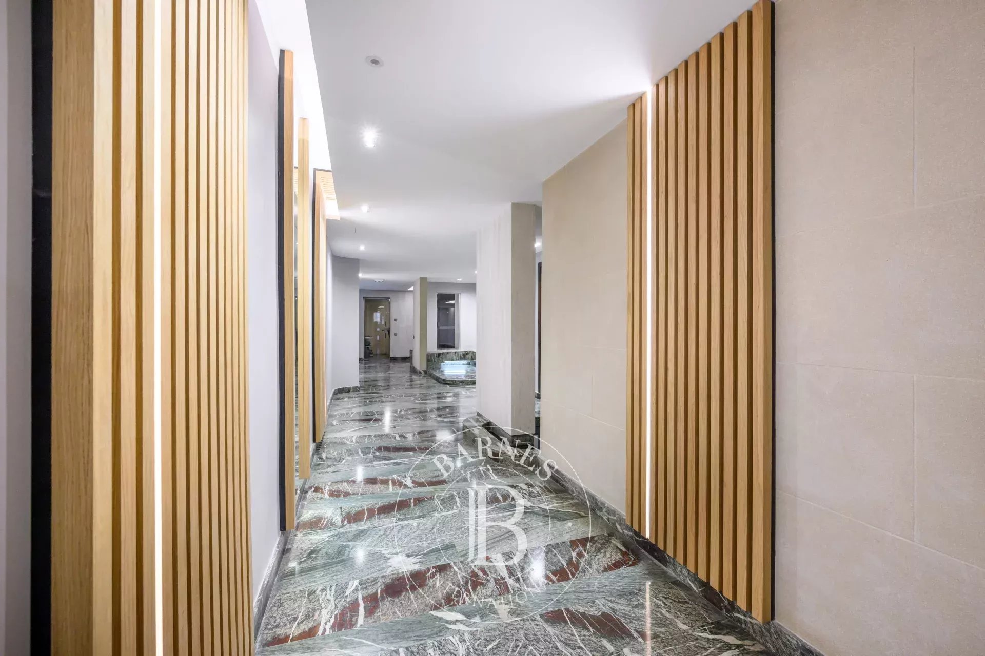 Daire Paris 8ème - picture 10