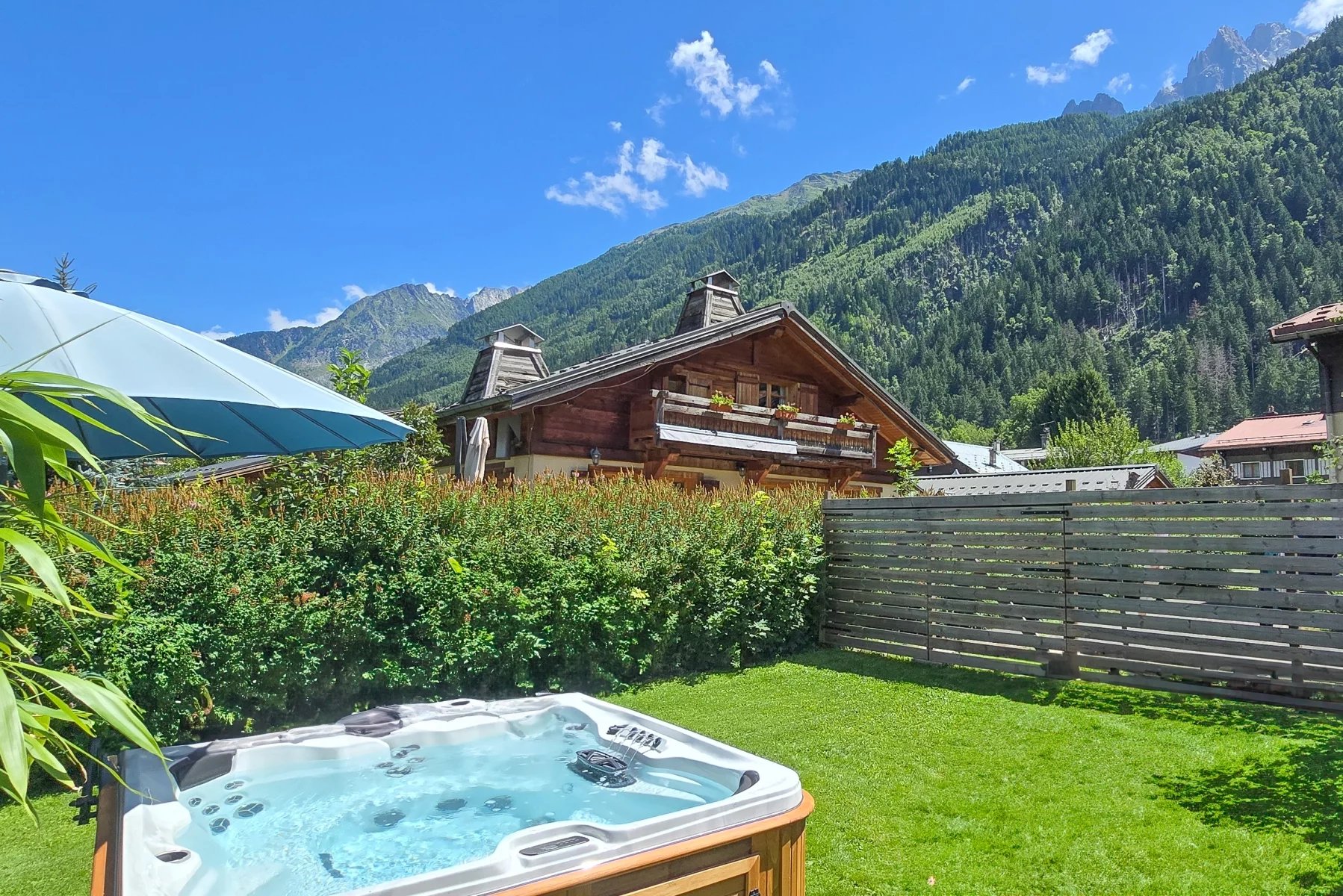 Photo of CHAMONIX - A beautifully renovated 4-bedroom apartment in the centre of Chamonix
