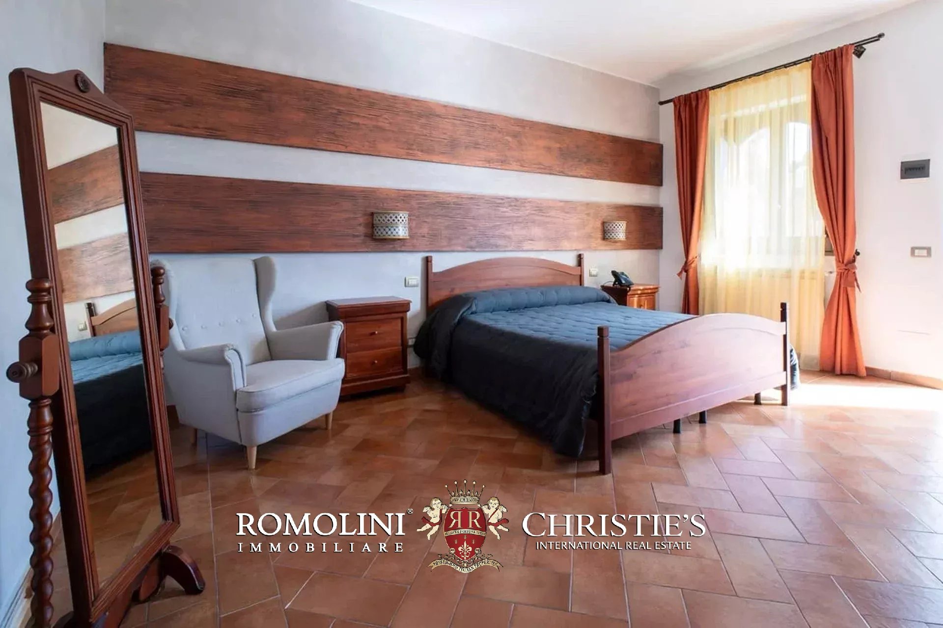 10 Bedroom Villa/Townhouse's Image 26