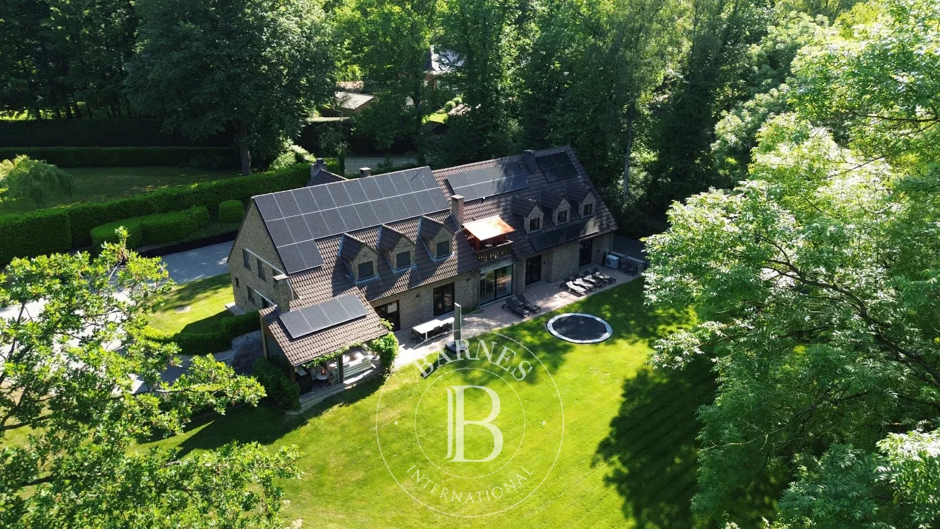 Prachtige villa aan het bos van Hautmont