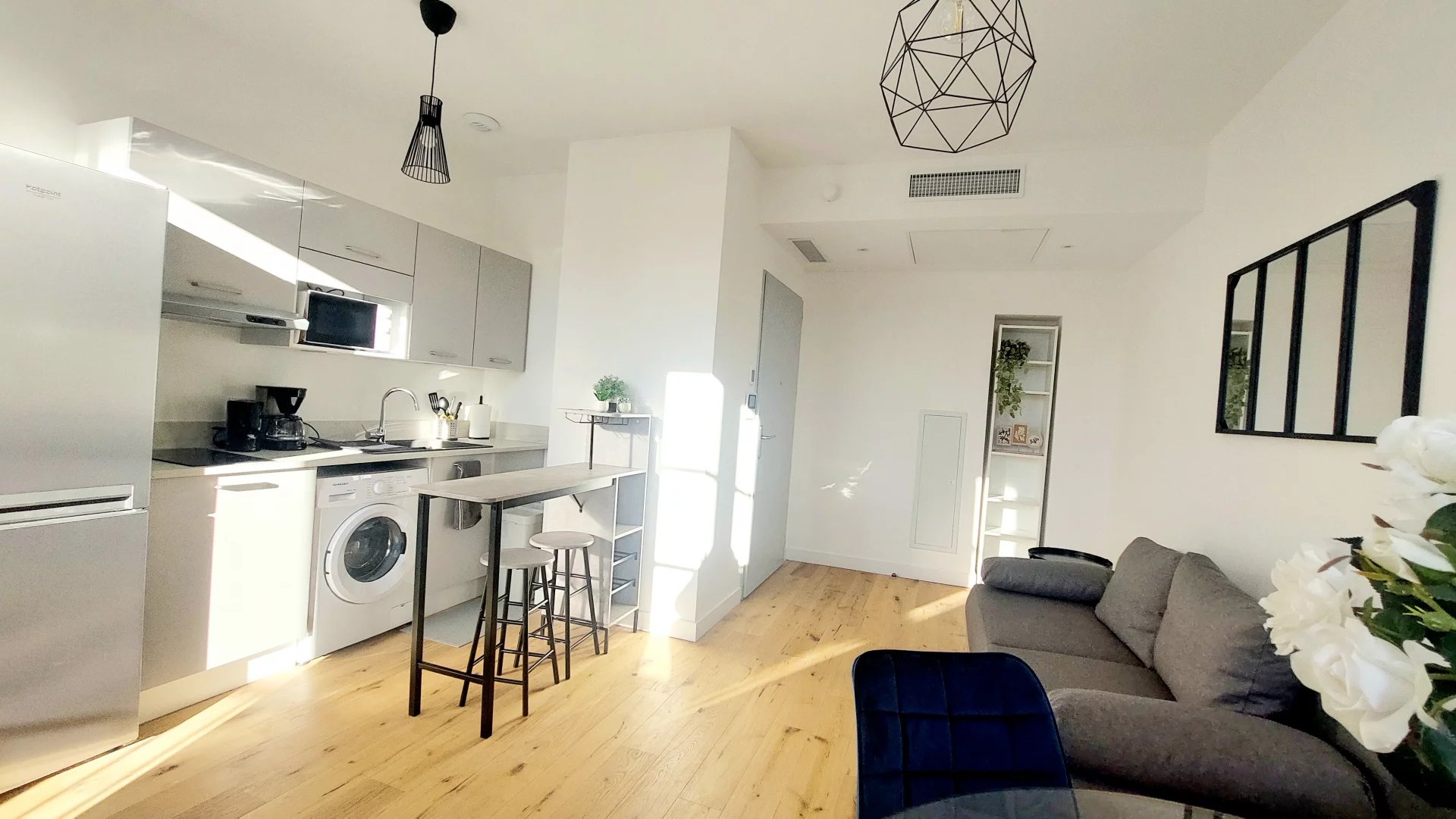 NICE - COEUR CENTRE VILLE  - 2 PIECES MEUBLE -  BALCON