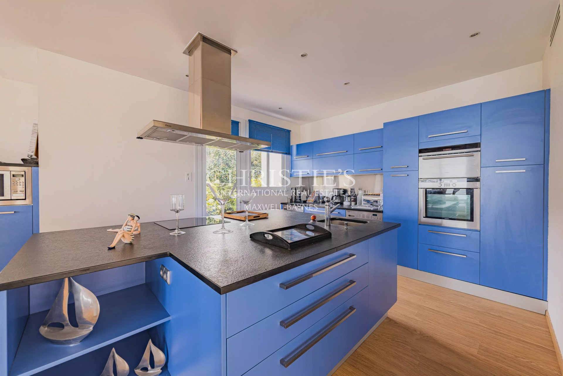 6 Bedroom Villa/Townhouse's Image 17