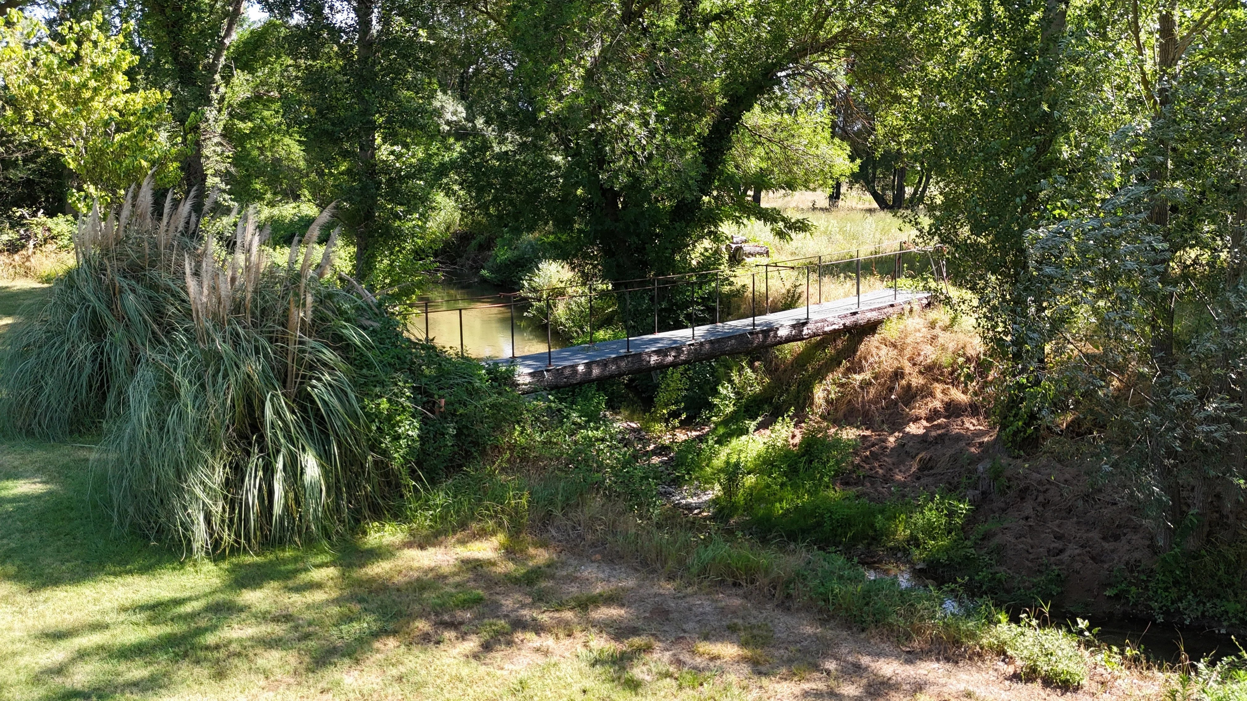 Exceptional property with 19th-century mill, detached villa, 2 pools on 1.6 hectares