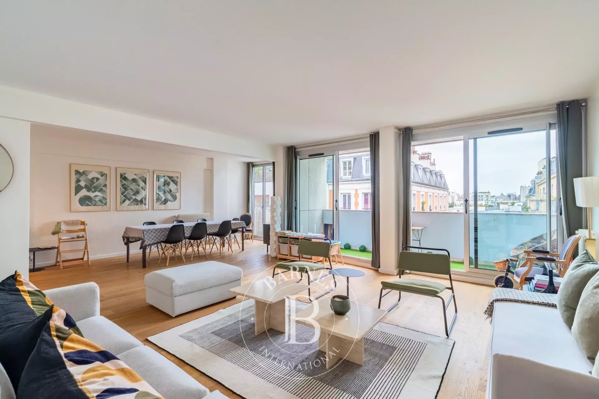 Exclusive listing - Paris 16 - Trocadéro - 3 bedrooms - Wide balconies