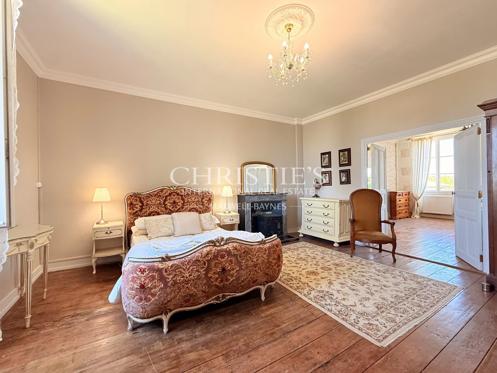 11 Bedroom Villa/Townhouse's Image 11