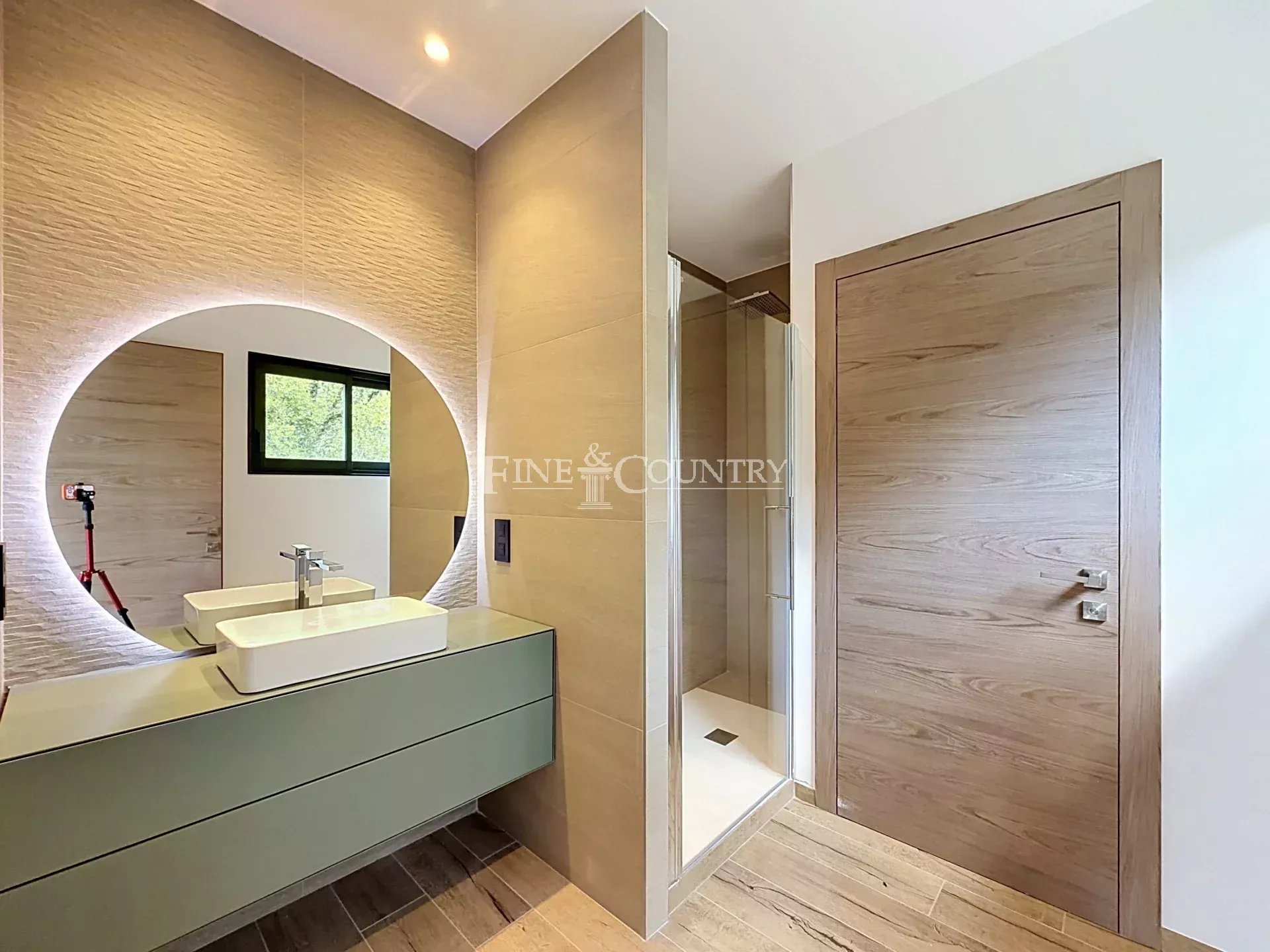 Photo of Villa for sale in Mougins new in private domaine