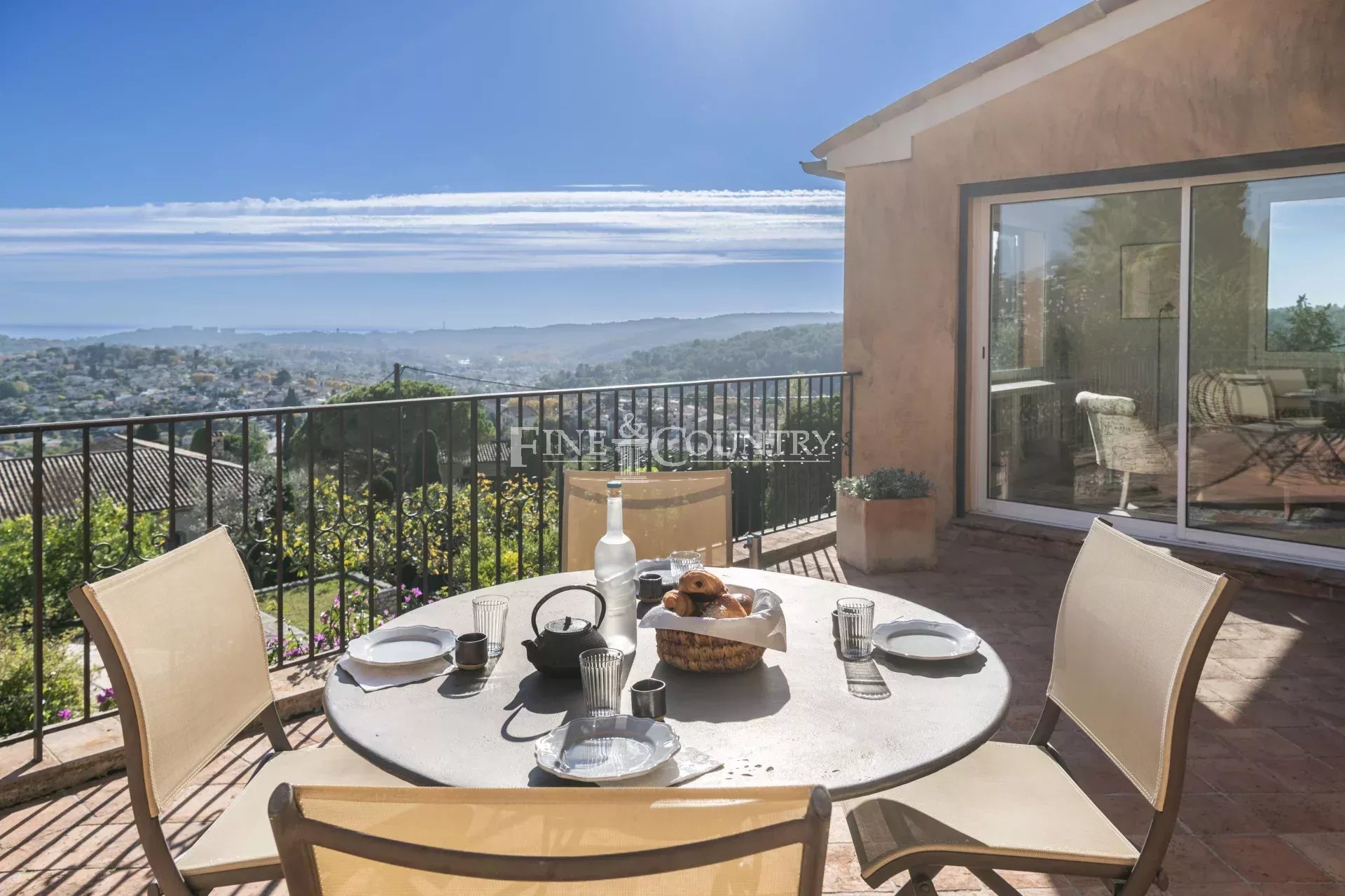 Photo of Villa for sale close to Saint Paul de Vence with Views