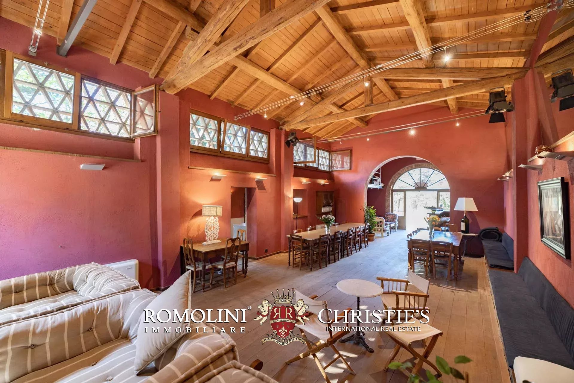 13 Bedroom Villa/Townhouse's Image 43