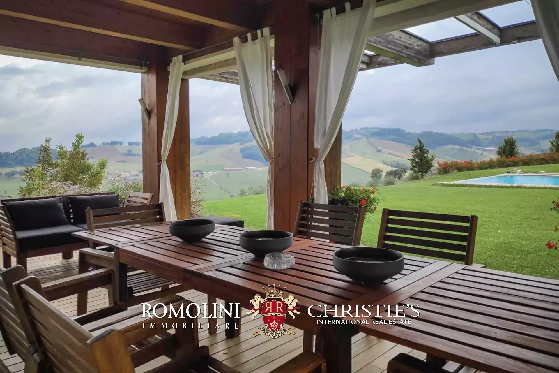 3 Bedroom Villa/Townhouse's Image 23