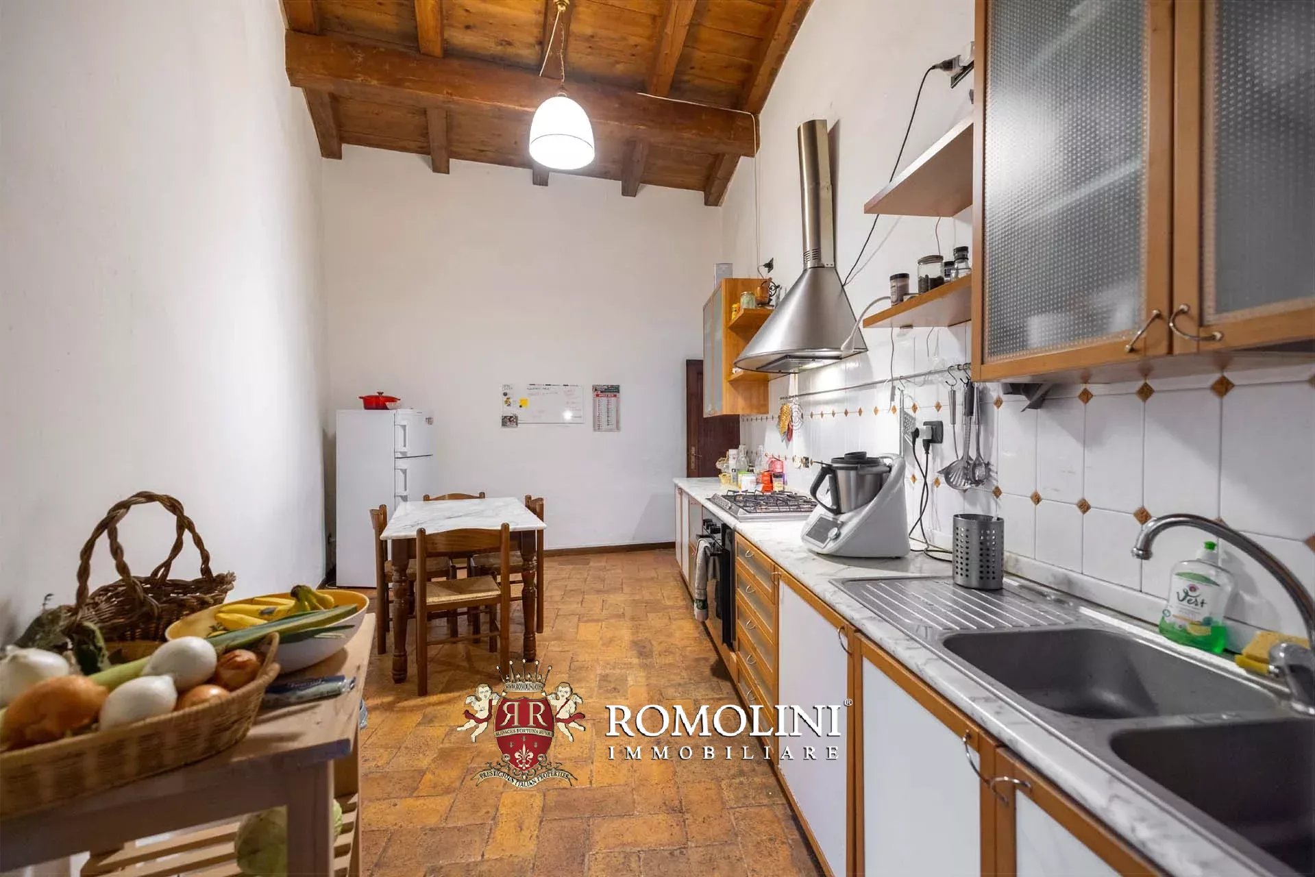 8 Bedroom Villa/Townhouse's Image 24