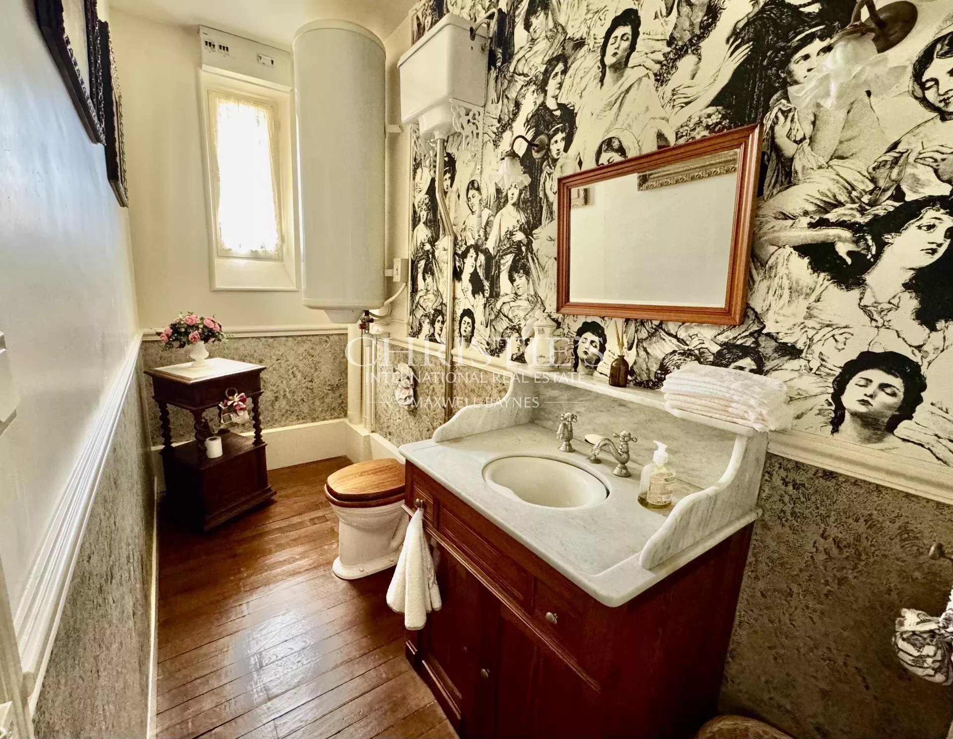 18 Bedroom Chateau's Image 14