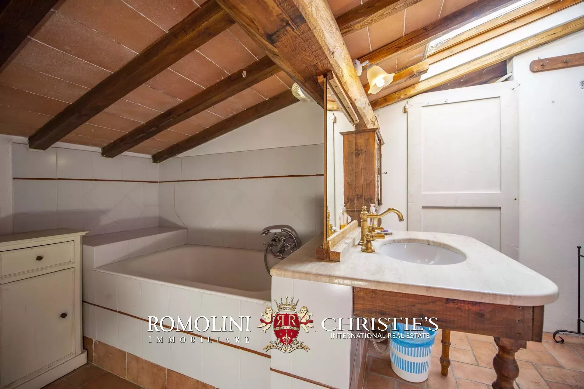 11 Bedroom Villa/Townhouse's Image 59