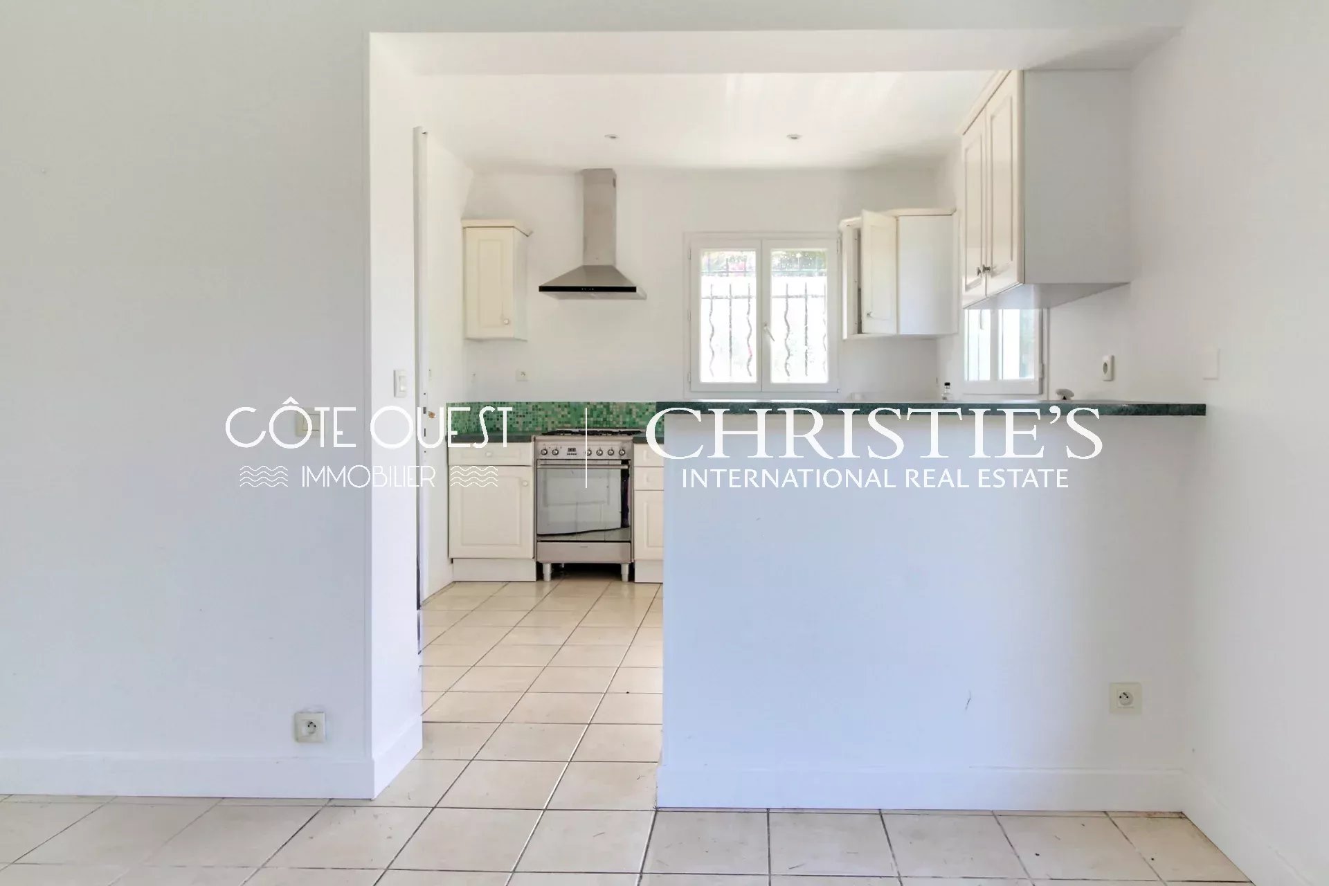 4 Bedroom Villa/Townhouse's Image 4