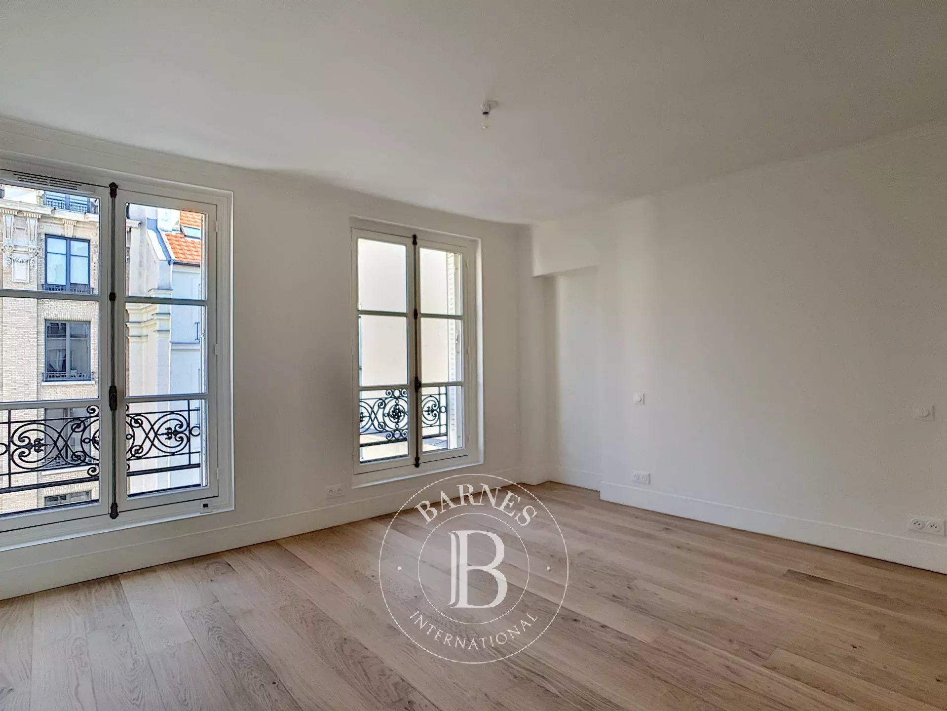 Daire Paris 8ème - picture 5