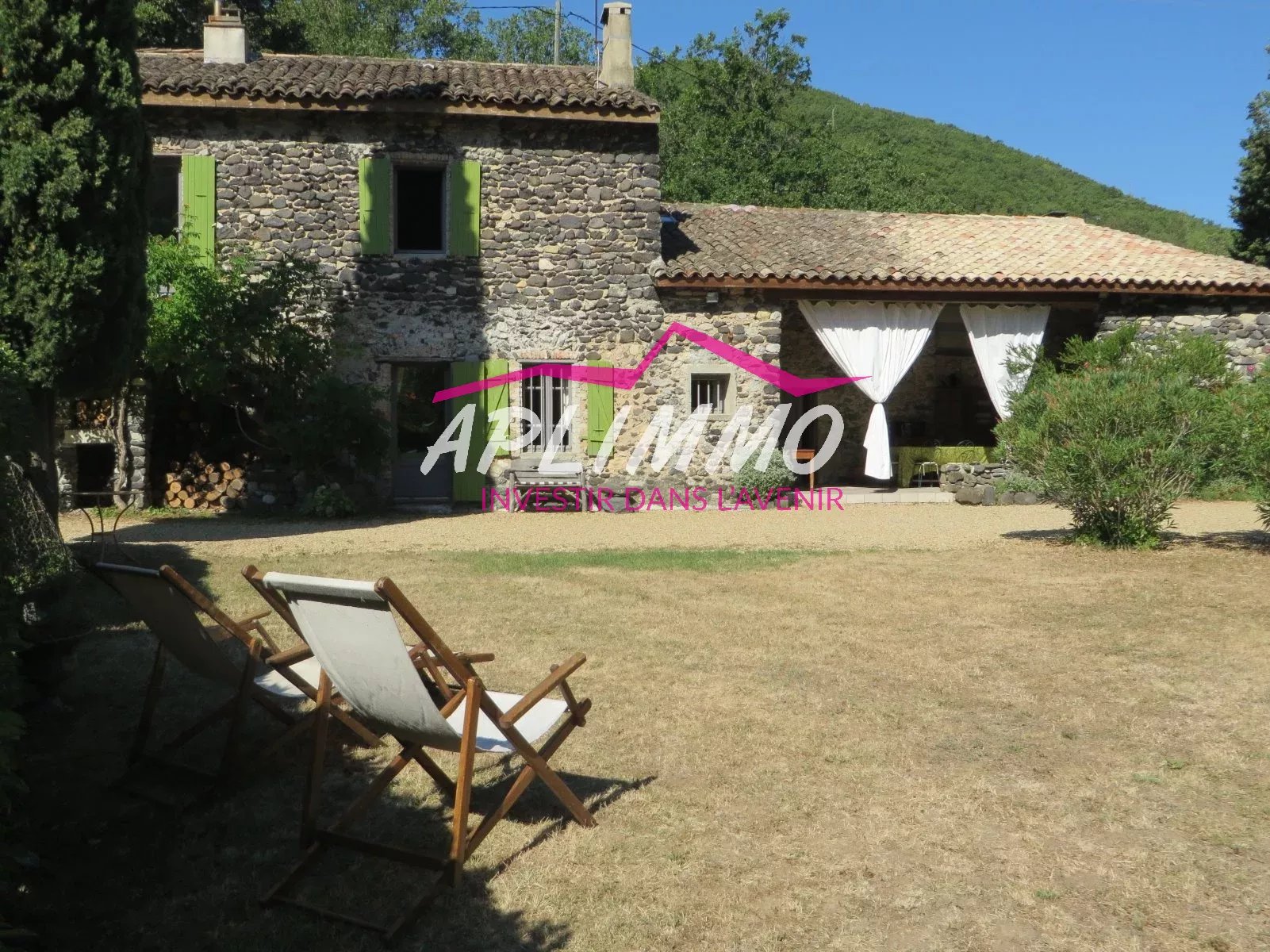 Ferme ardechoise en pierre