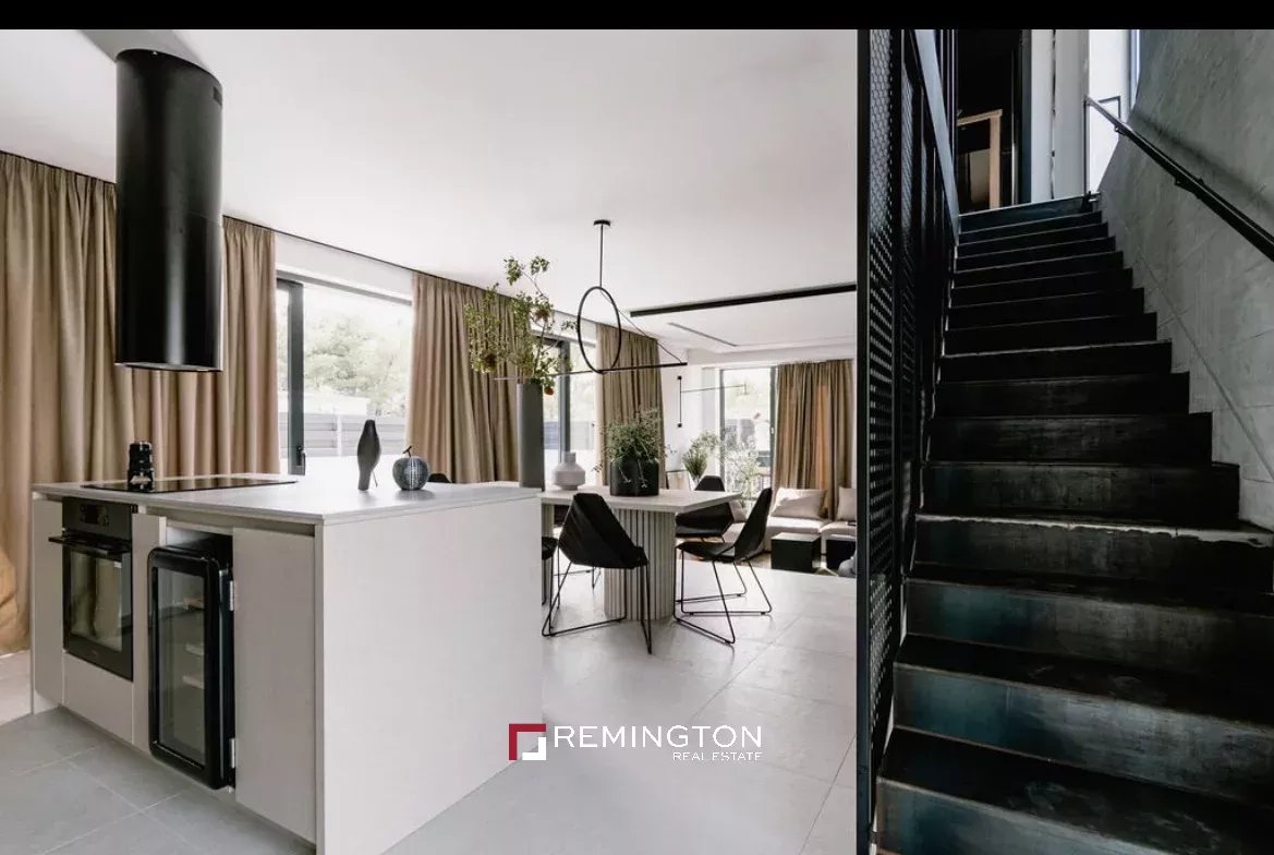 4 Bedroom Villa/Townhouse's Image 10
