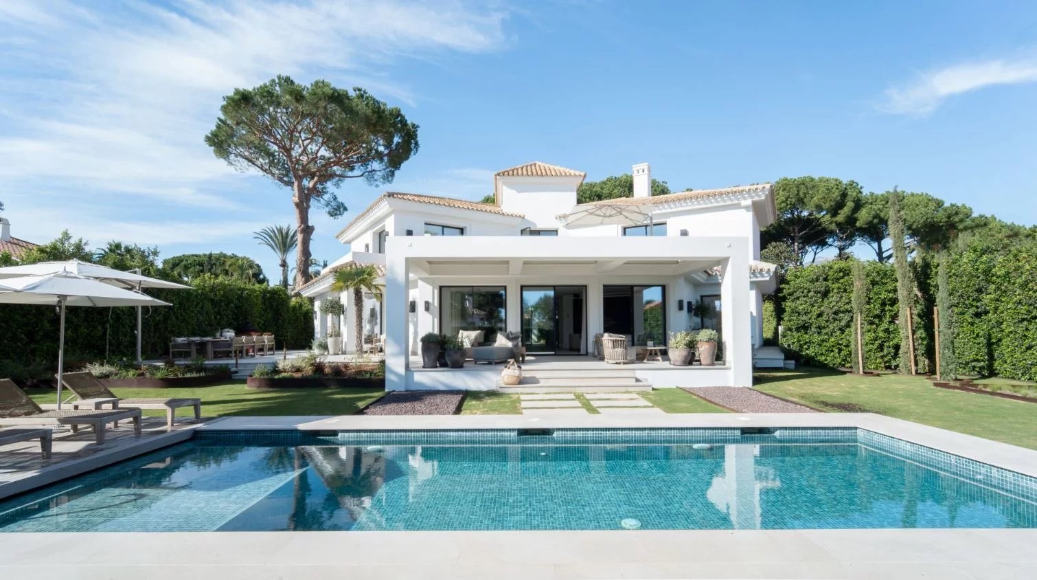 VILLA SPECTACULAIRE À LOS MONTEROS, MARBELLA EST