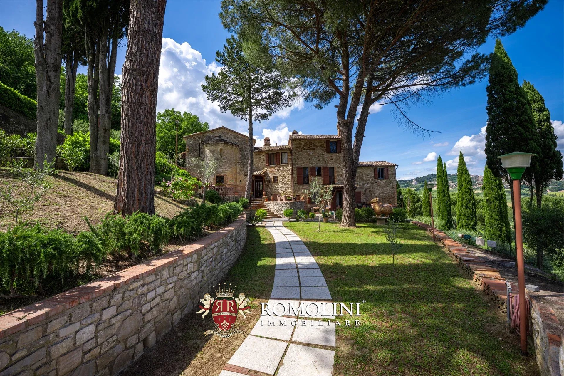 8 Bedroom Villa/Townhouse's Image 6