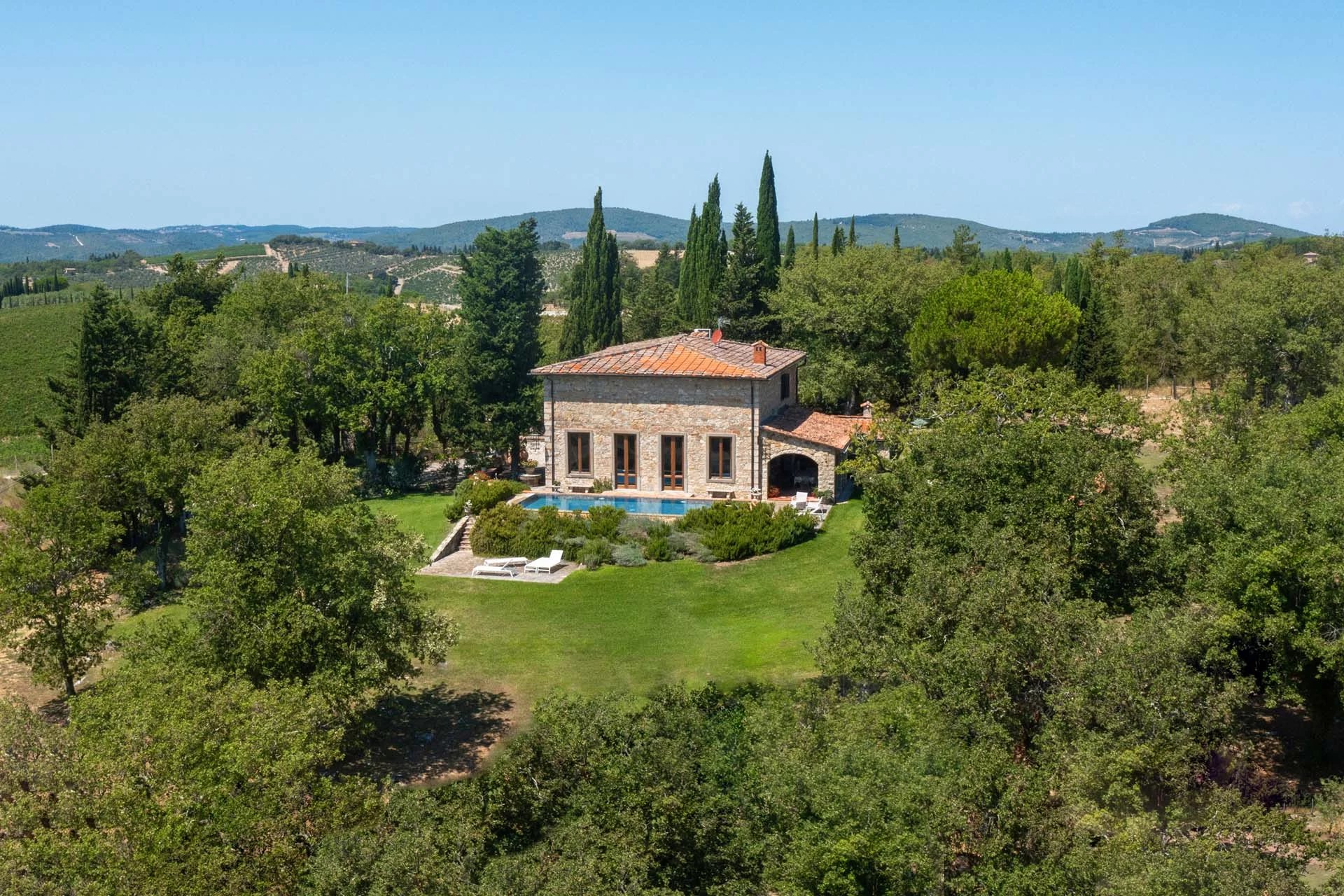  LUXURY COUNTRY HOUSE WITH POOL FOR SALE IN GAIOLE IN CHIANTI, TUSCANY