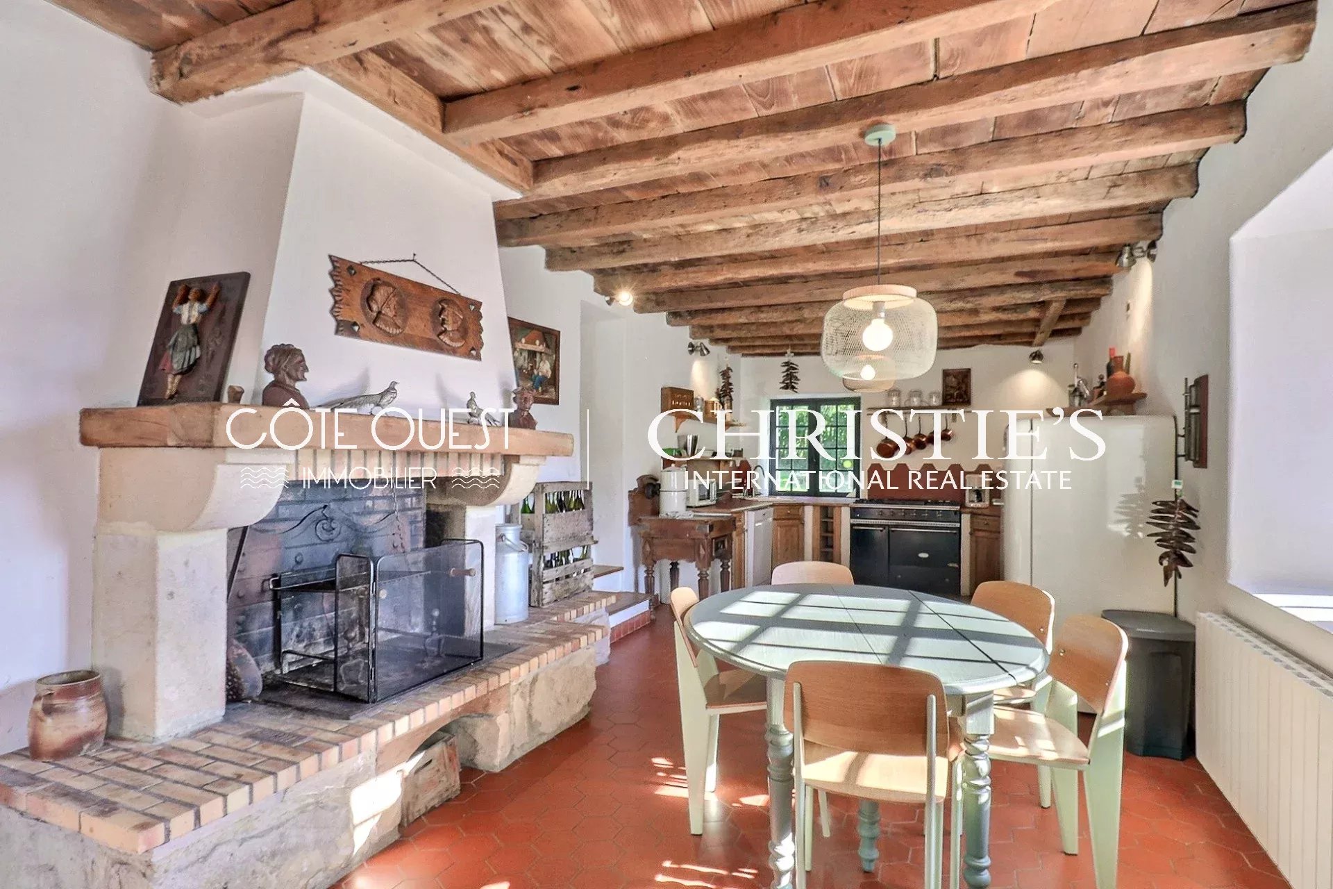 7 Bedroom Villa/Townhouse's Image 6
