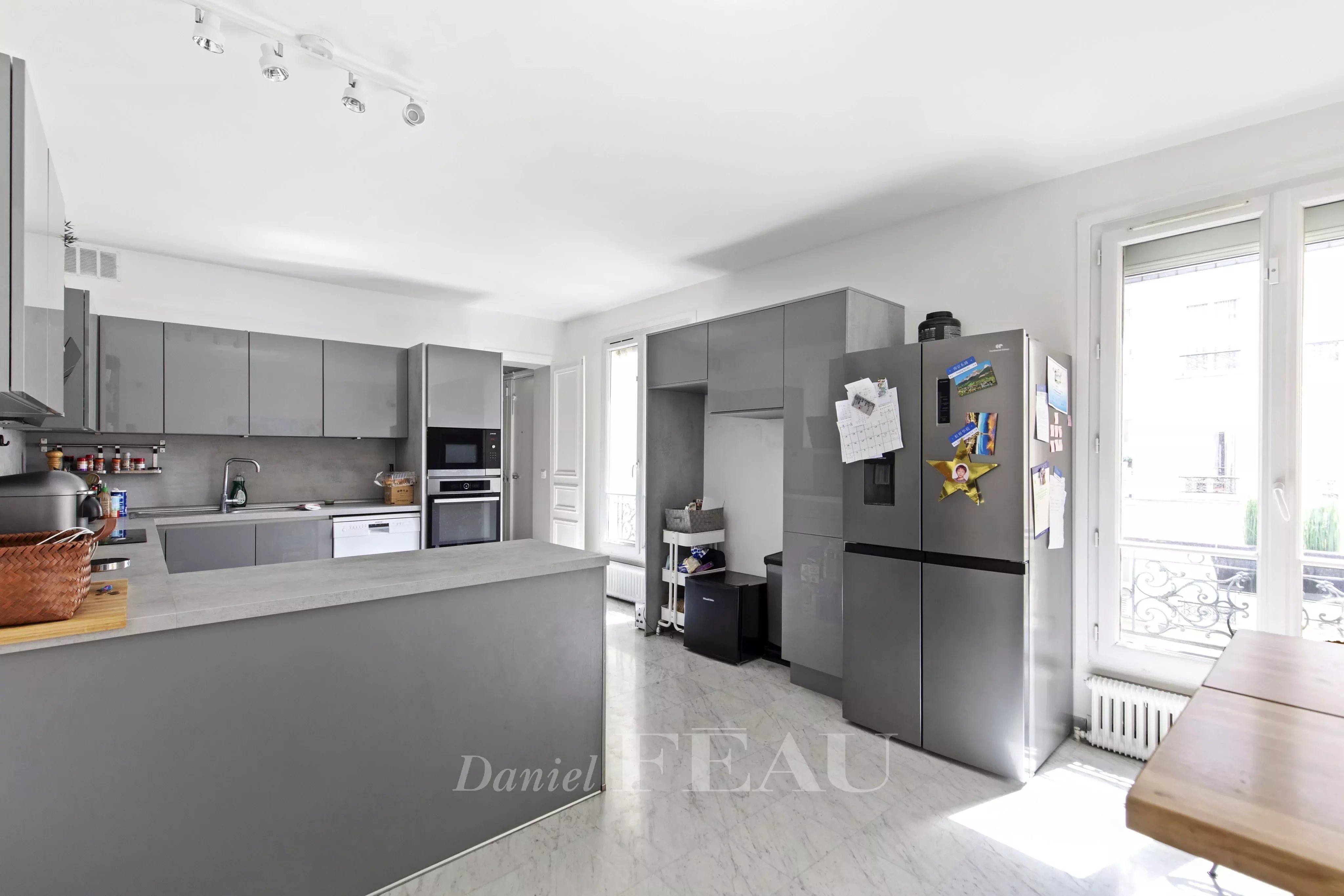 Sale Apartment Paris 16th