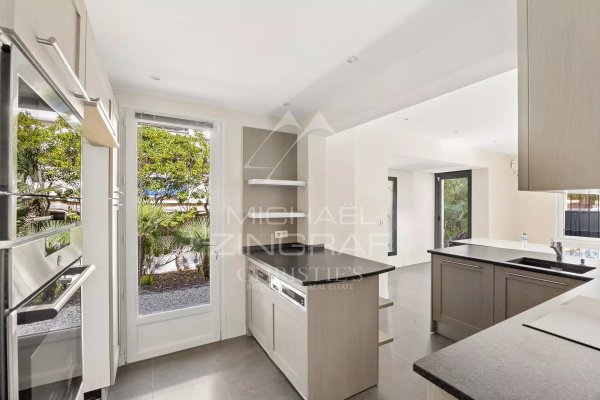 Rare Opportunity - Cannes Pointe Croisette - Villa in a Gated Estate — photo 6