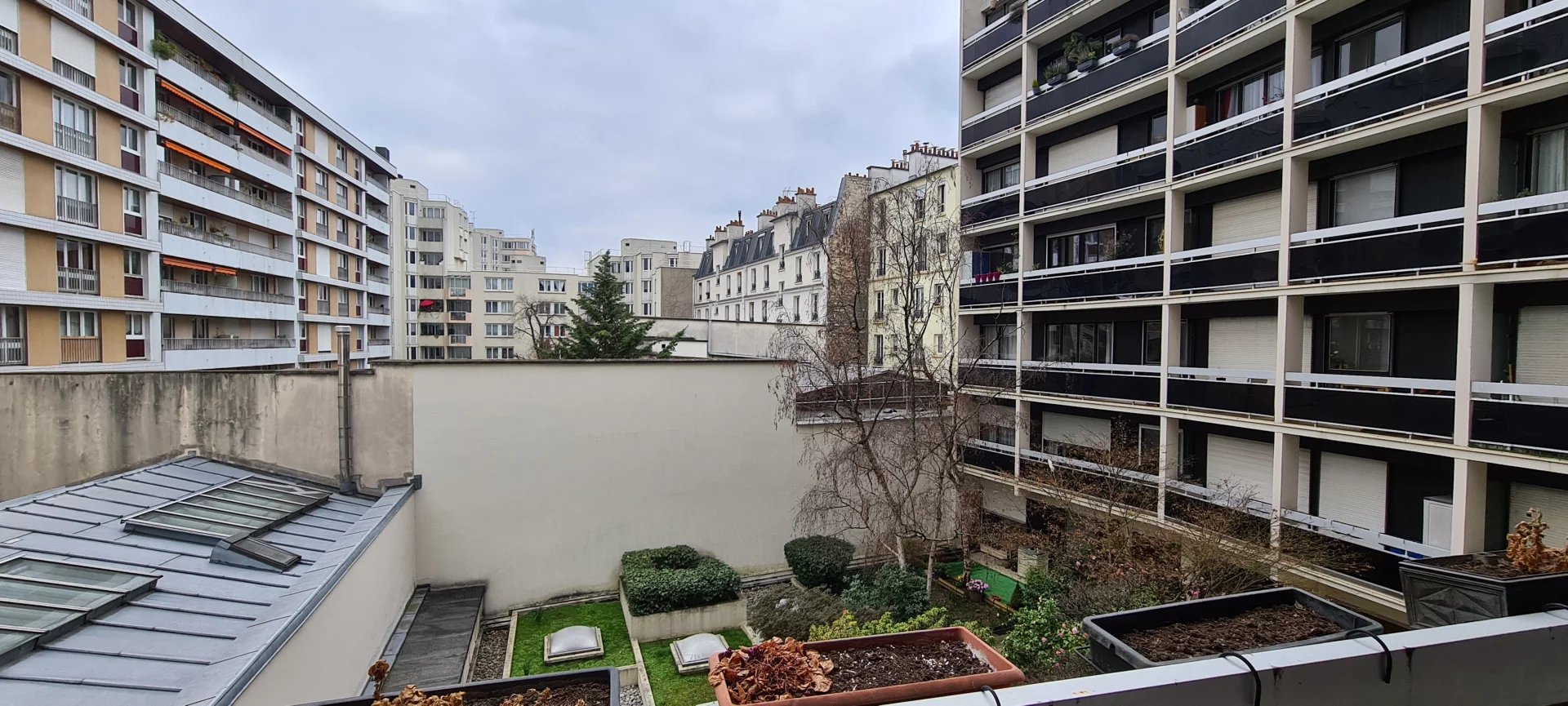 Sale Apartment Paris 11th