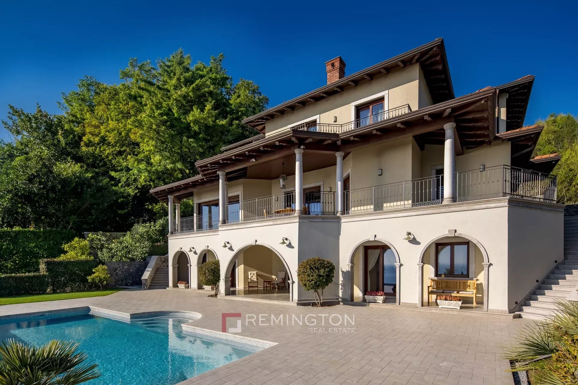 4 Bedroom Villa/Townhouse's Image 4