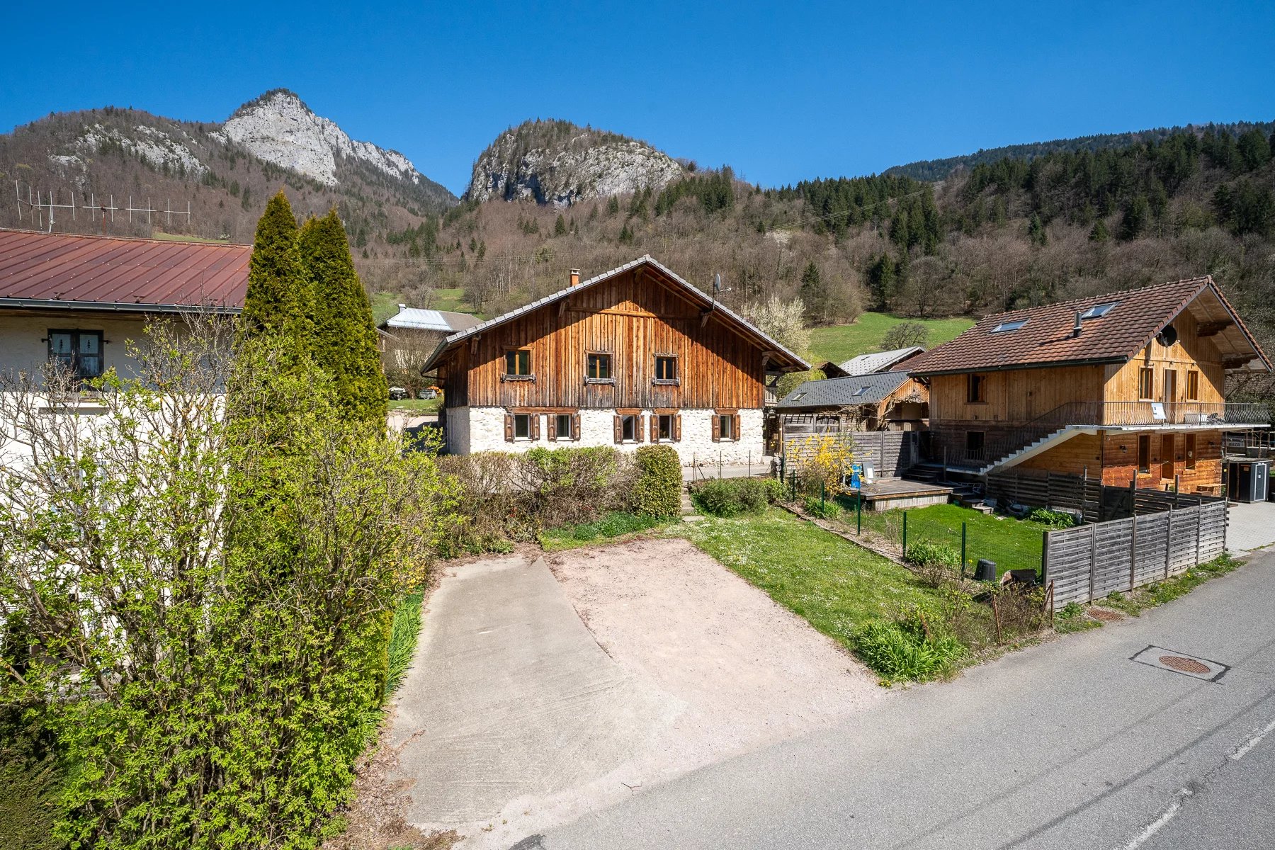 Photo of LE BIOT - Renovated 6-Bedroom Farmhouse with Separate Apartment and Garden