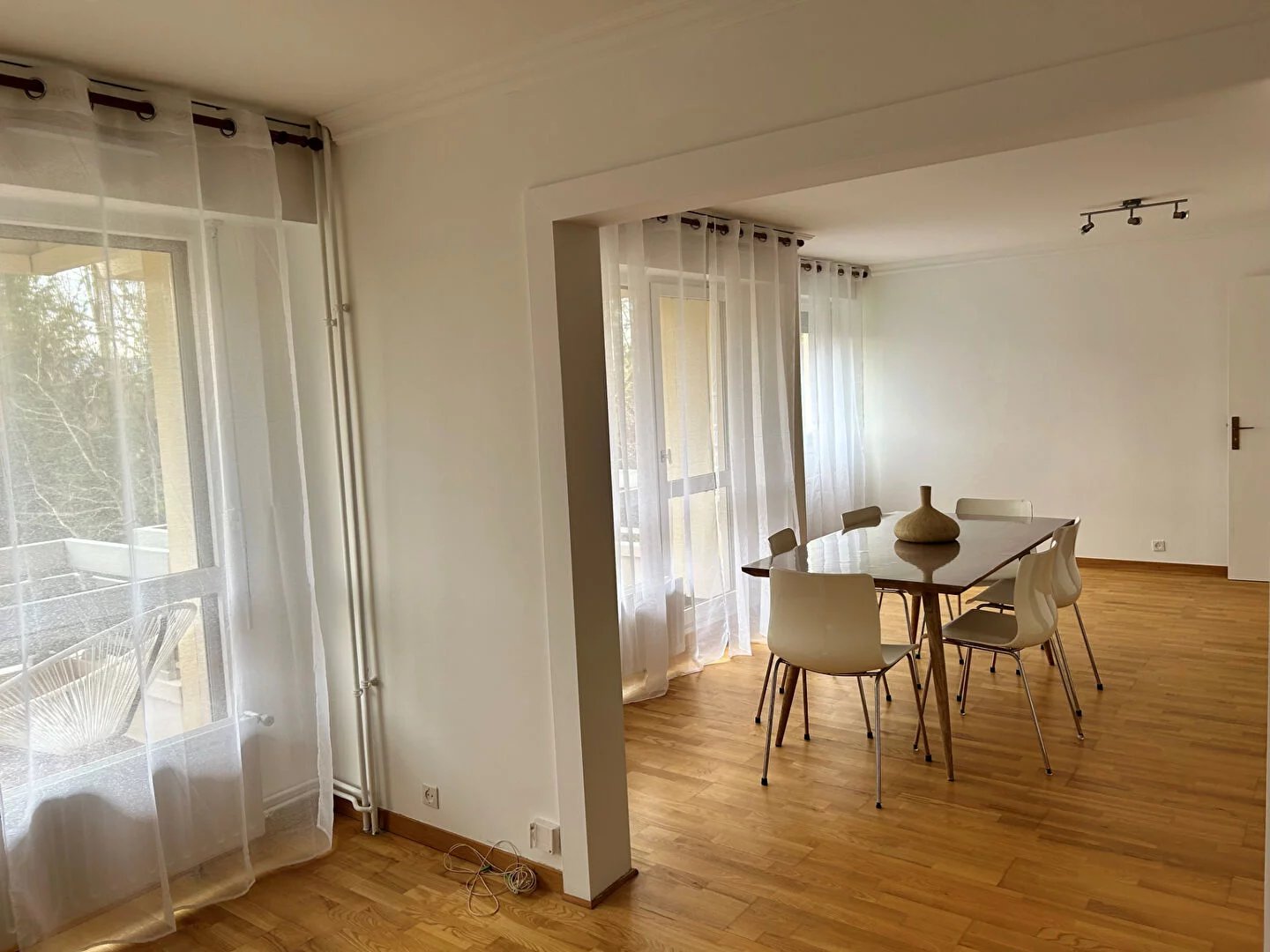 Très grand T4 meublé  147.63 m2 -