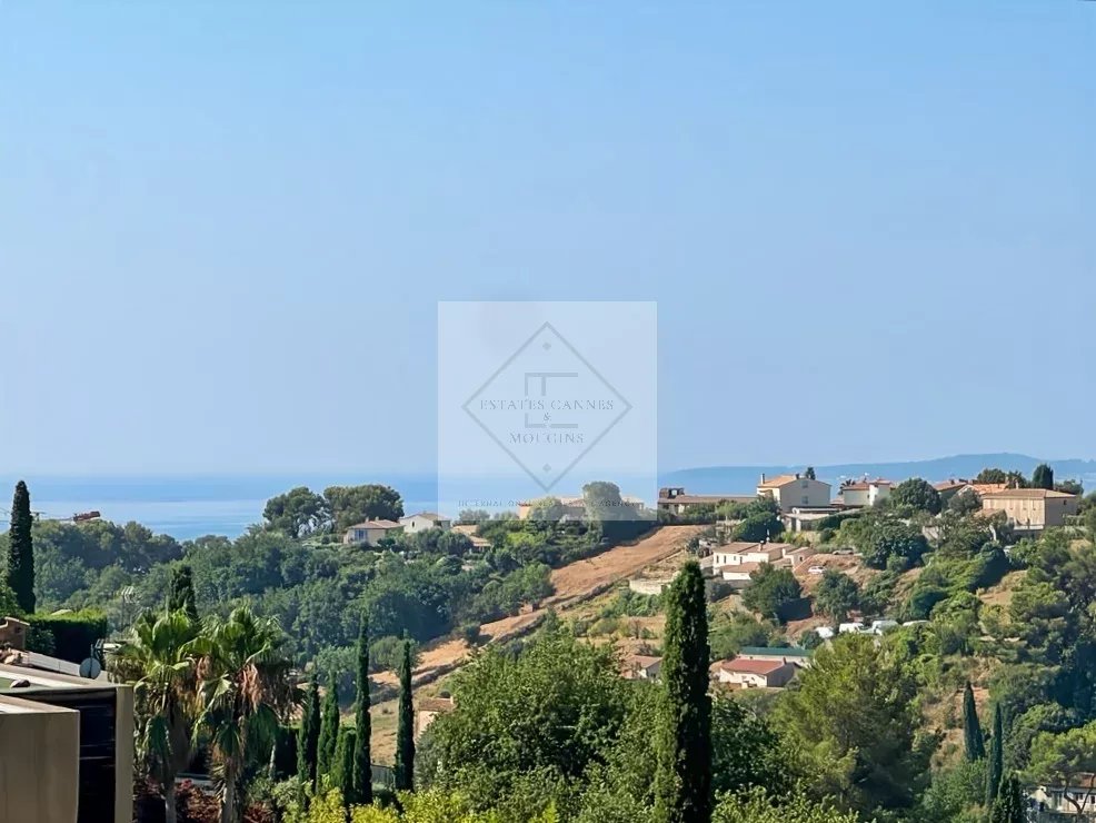 MAGNIFIQUE MAISON MITOYENNE AVEC VUE MER & COLLINES – 4 CHAMBRES – DOUBLE GARAGE – PISCINE — photo 5