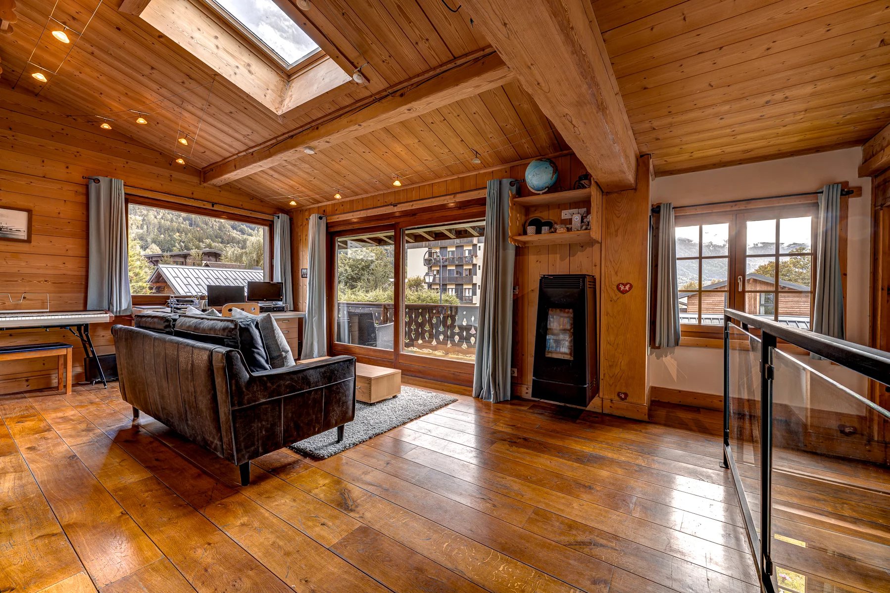 Photo of LES BOSSONS - A large, 4-bedroom chalet with independent apartment in les Bossons, Chamonix