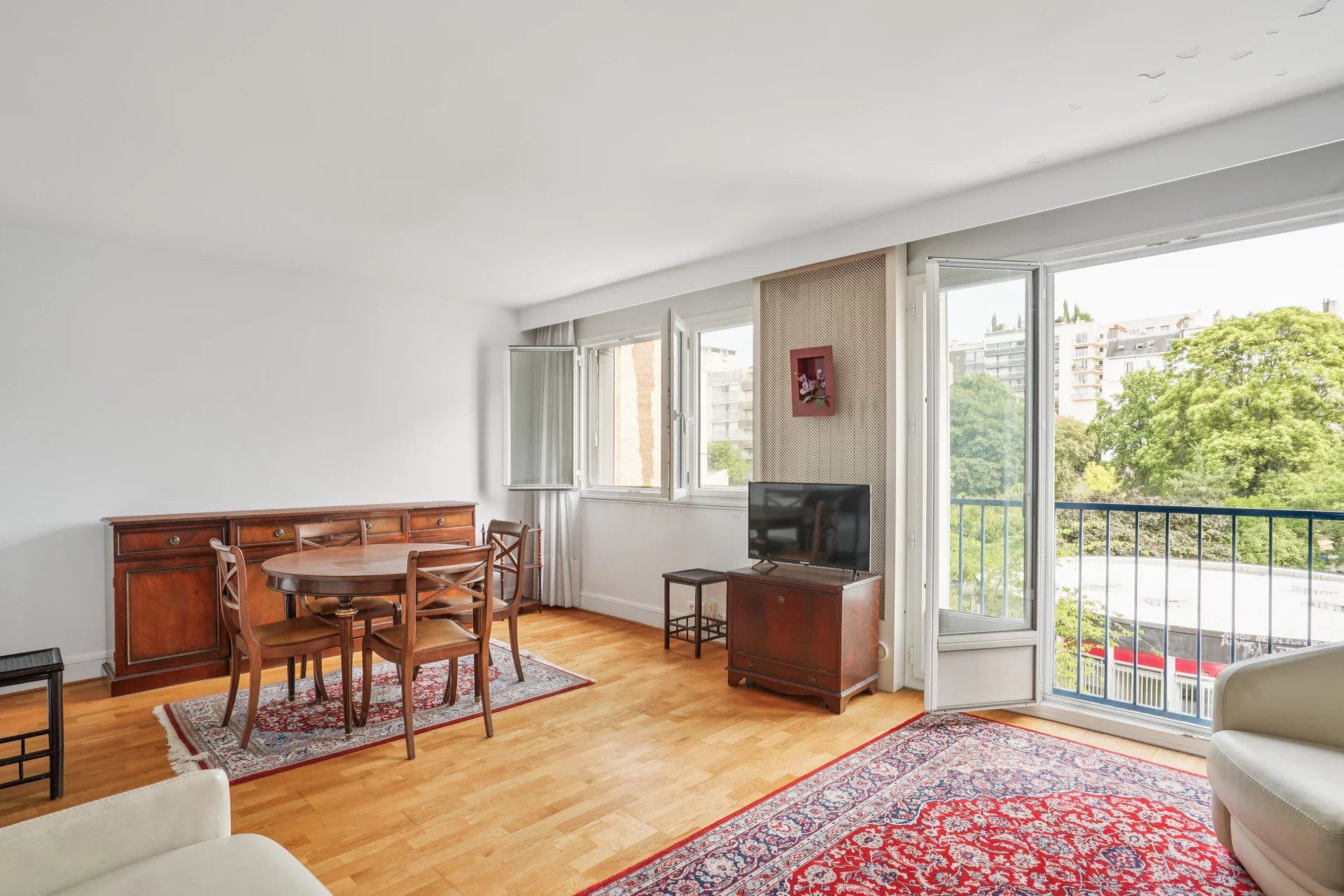 Paris XVe - Blomet - Appartement trois pièces avec vue dégagée