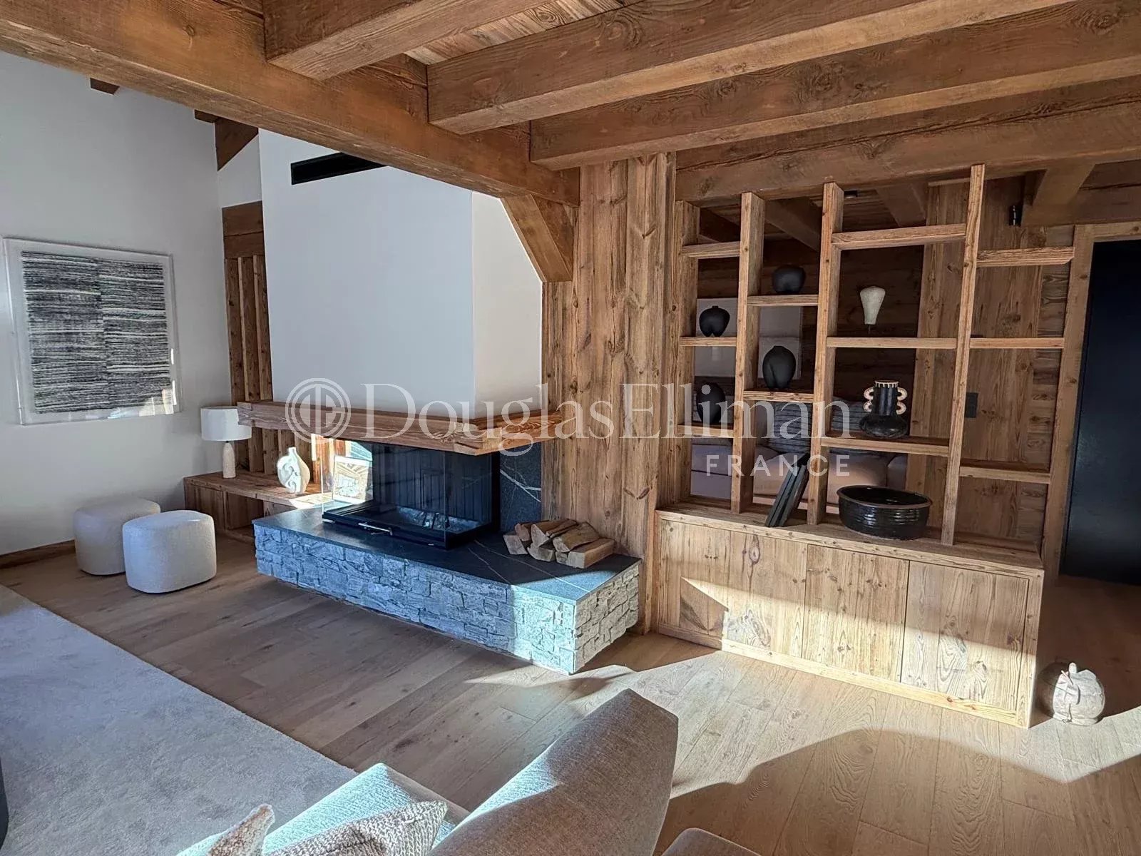 Exceptionnel chalet neuf à proximité des pistes de ski et du prestigieux golf du Mont d’Arbois - Picture n°2