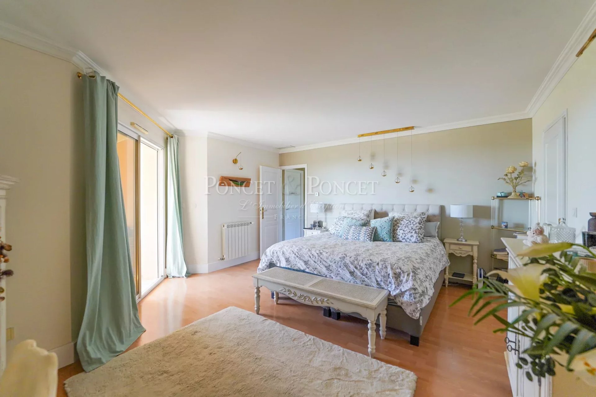 5 Bedroom Villa/Townhouse's Image 18