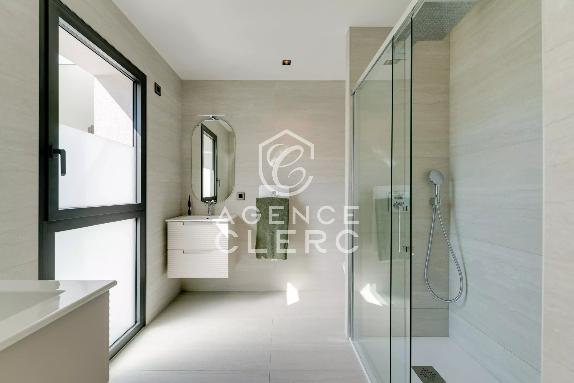 5 Bedroom Villa/Townhouse's Image 15