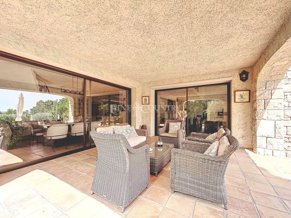 Stonevilla for sale in Fayence with swimming pool and great views — photo 6