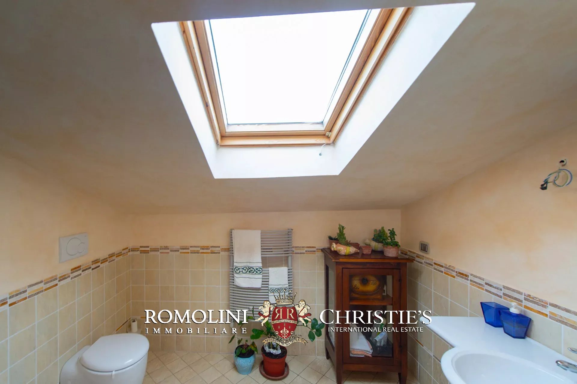 10 Bedroom Villa/Townhouse's Image 75