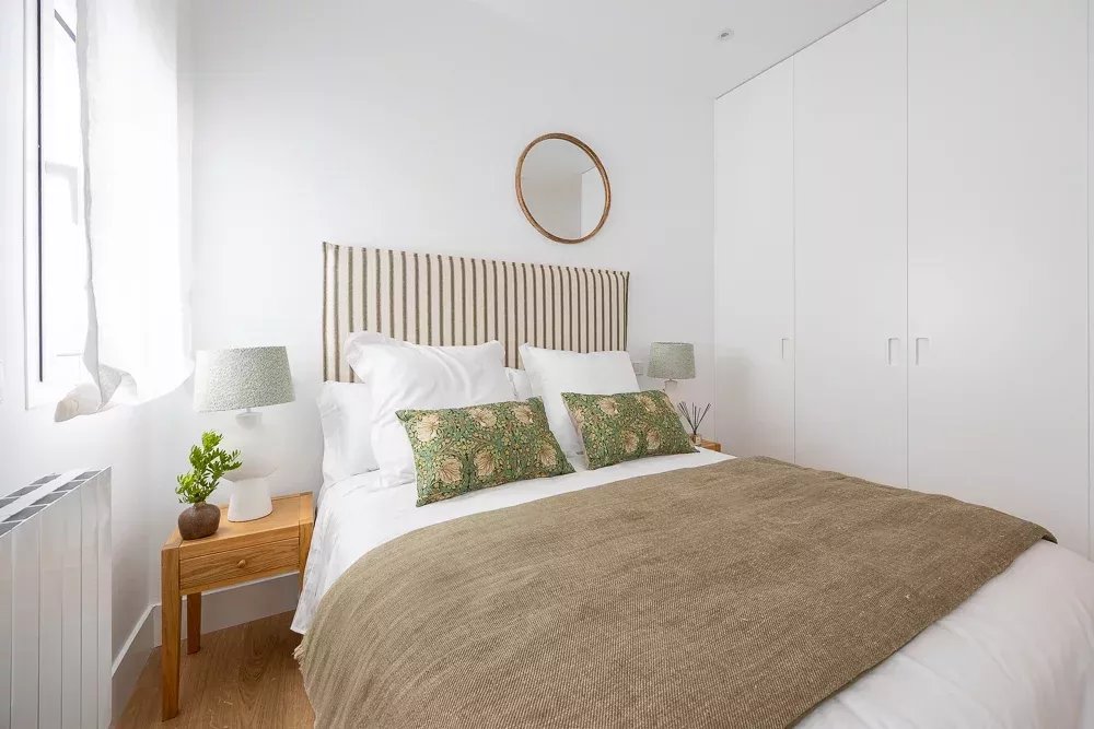 Fully Renovated Apartment in the Heart of Salamanca - picture 39