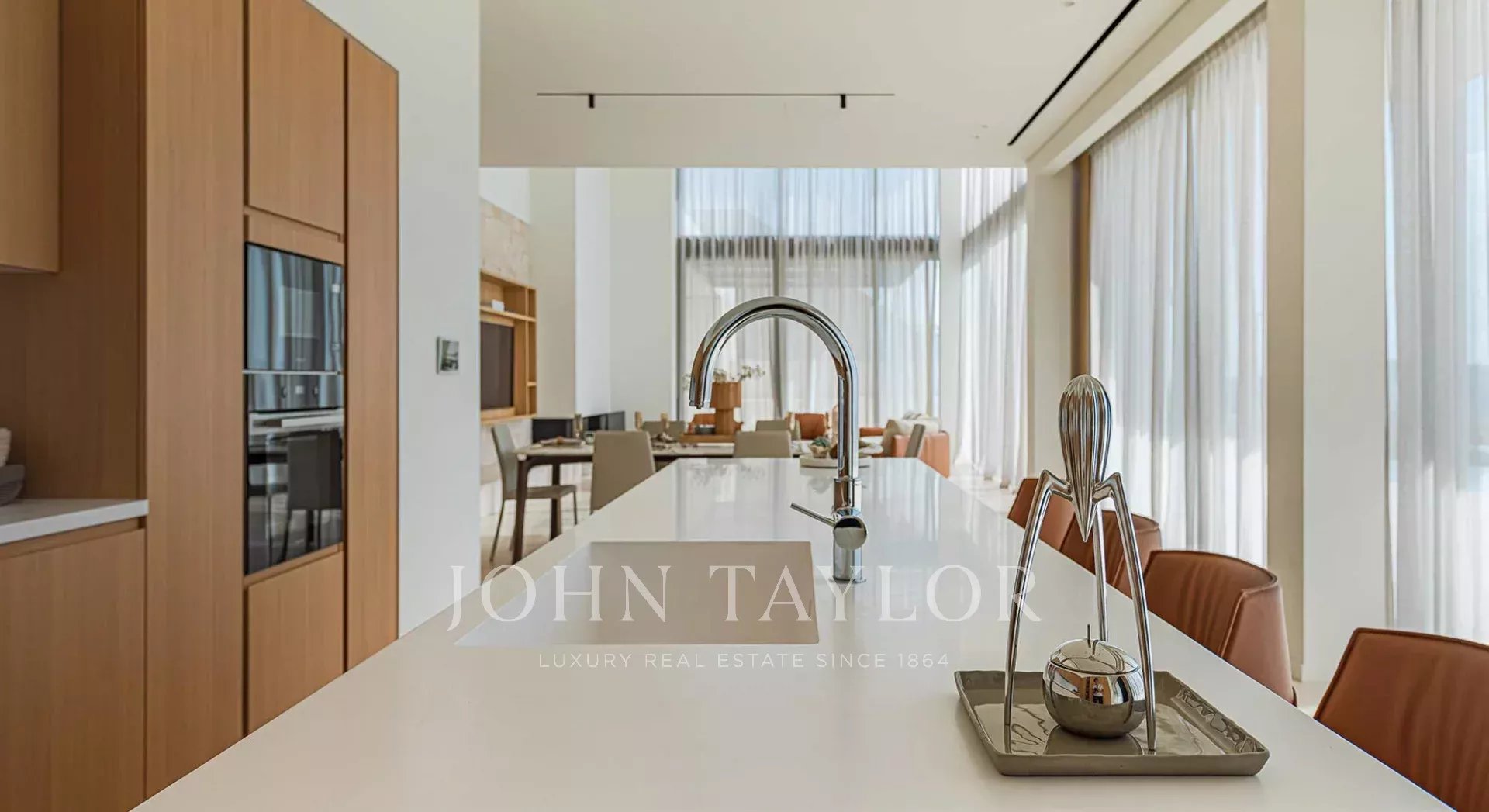 Casa 5 habitaciones 245 m² Oroklini, Chipre