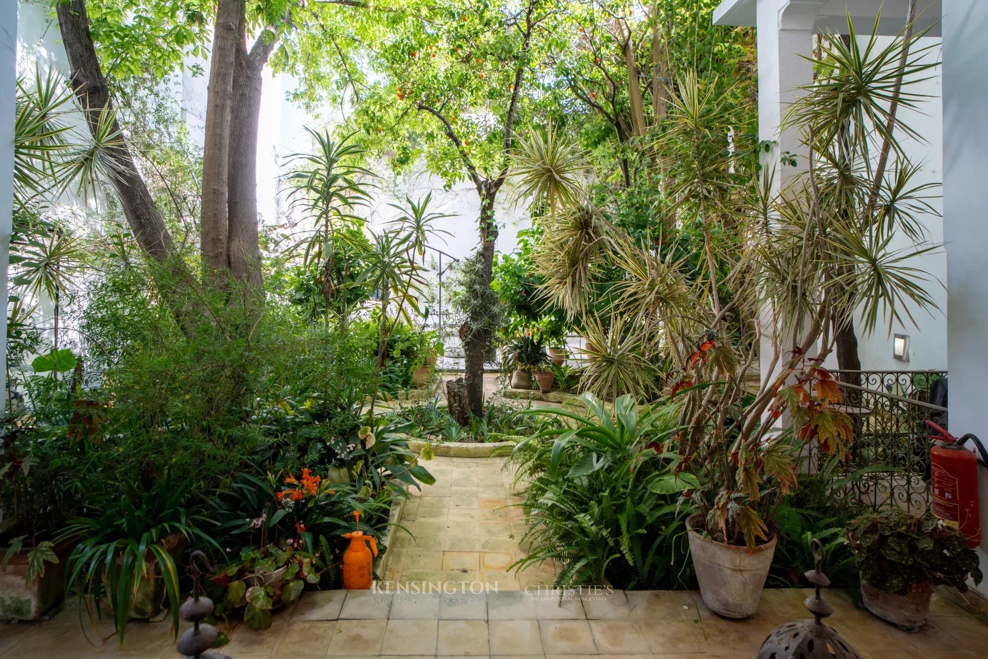 6 Bedroom Villa/Townhouse's Image 27