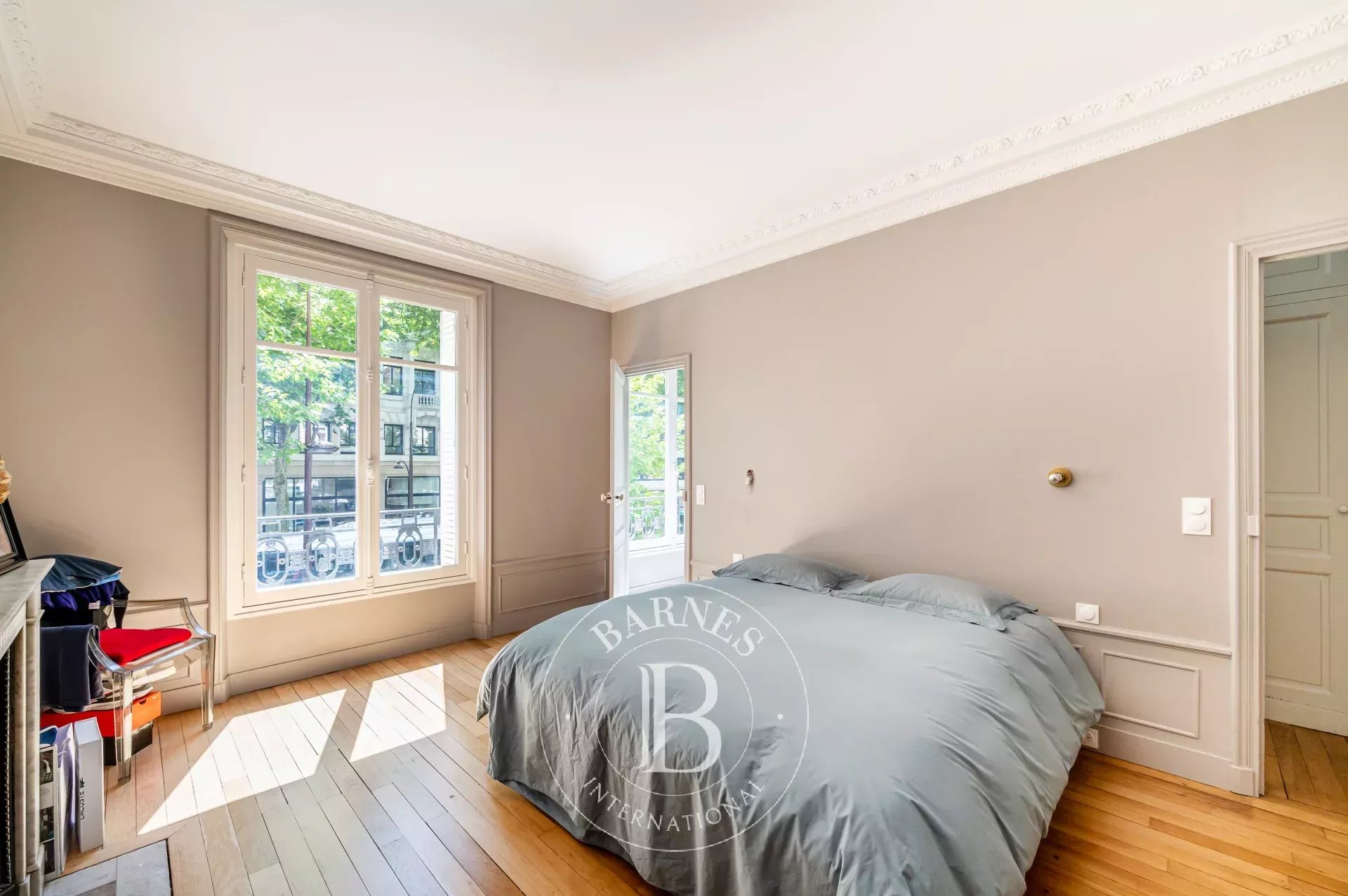 Neuilly Peretti Mairie - renovated family apartment with reception rooms - picture 10