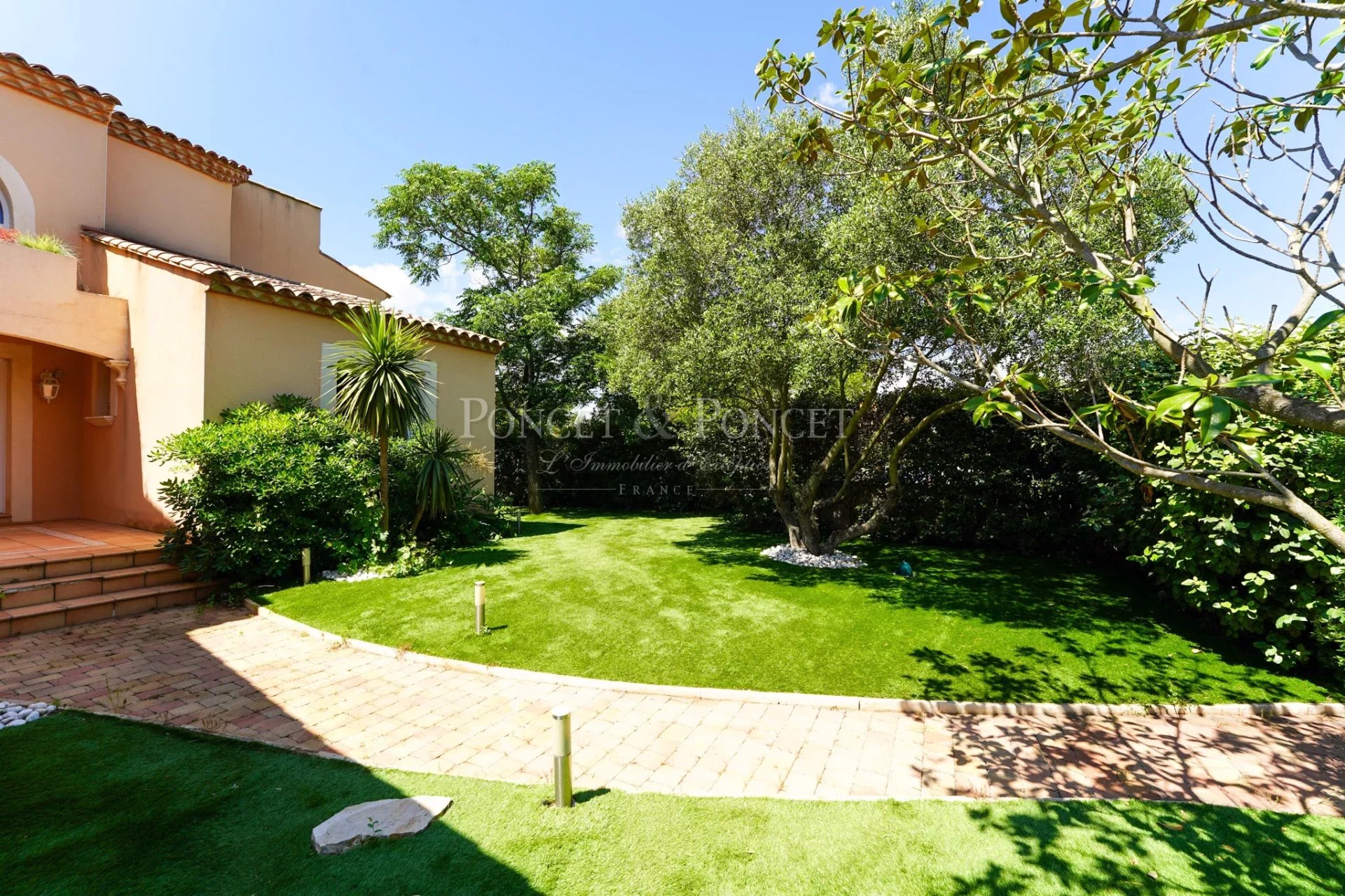 5 Bedroom Villa/Townhouse's Image 30