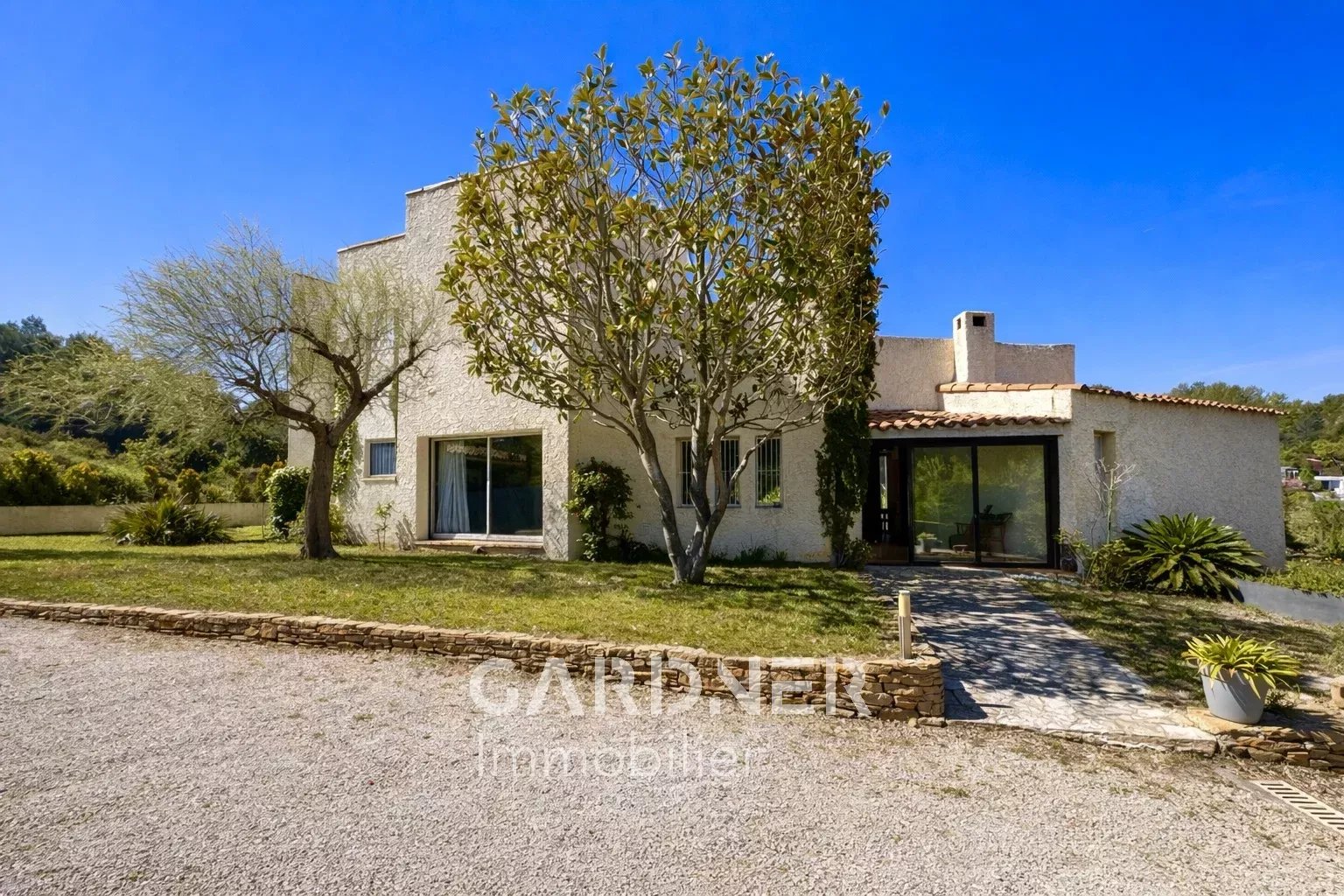 Agence immobilière de 