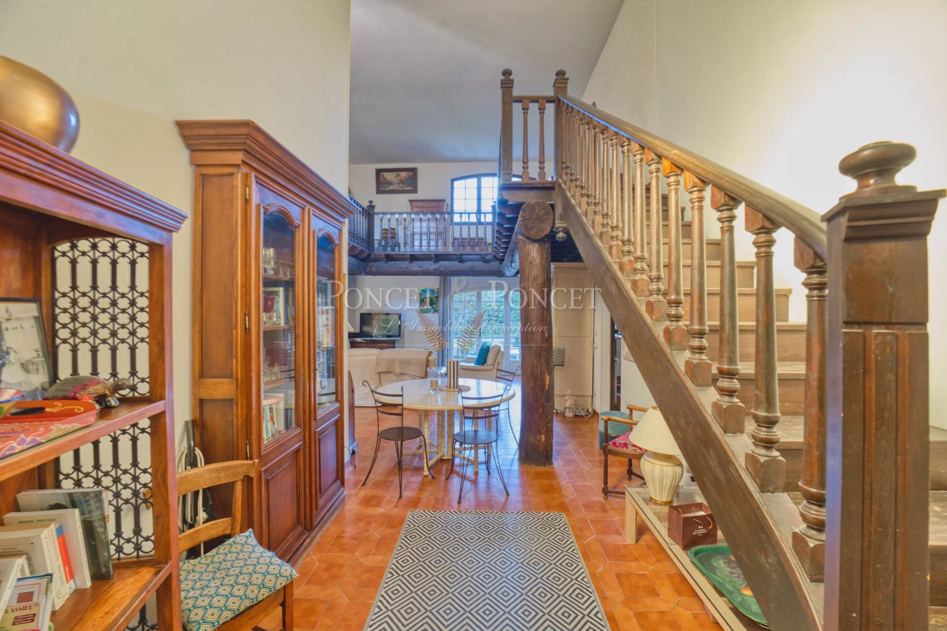 5 Bedroom Villa/Townhouse's Image 8