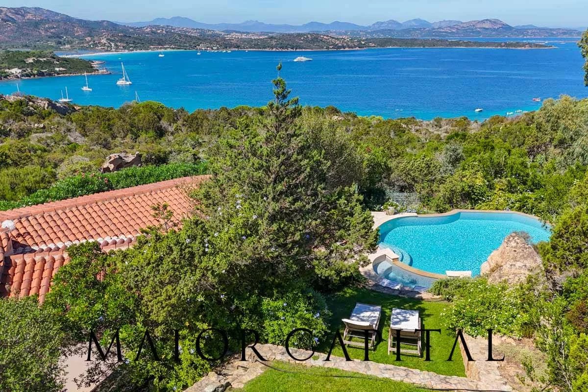 San Teodoro | Punta Molara | Villa singola vista mare con grande parco privato