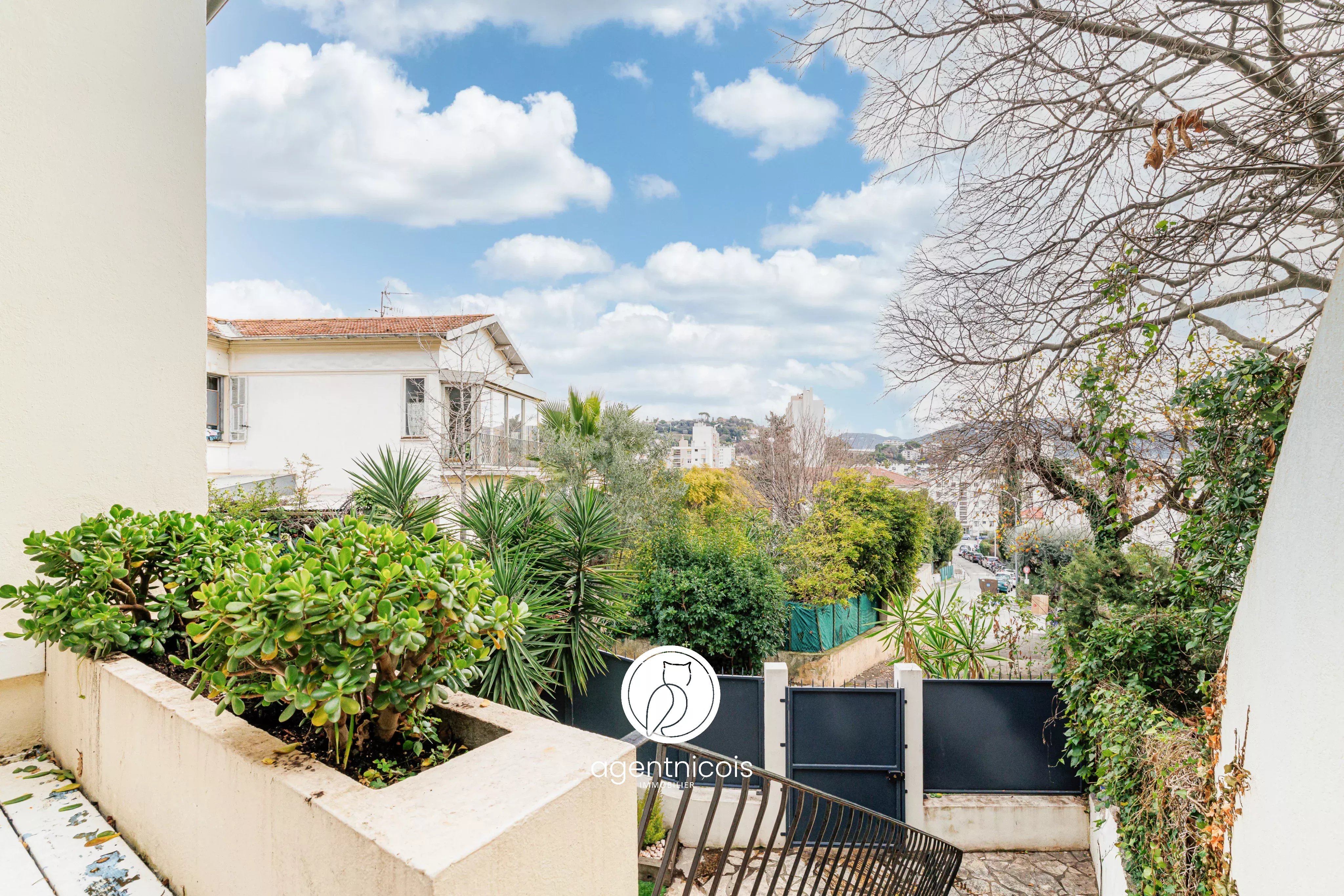 Agence immobilière de 